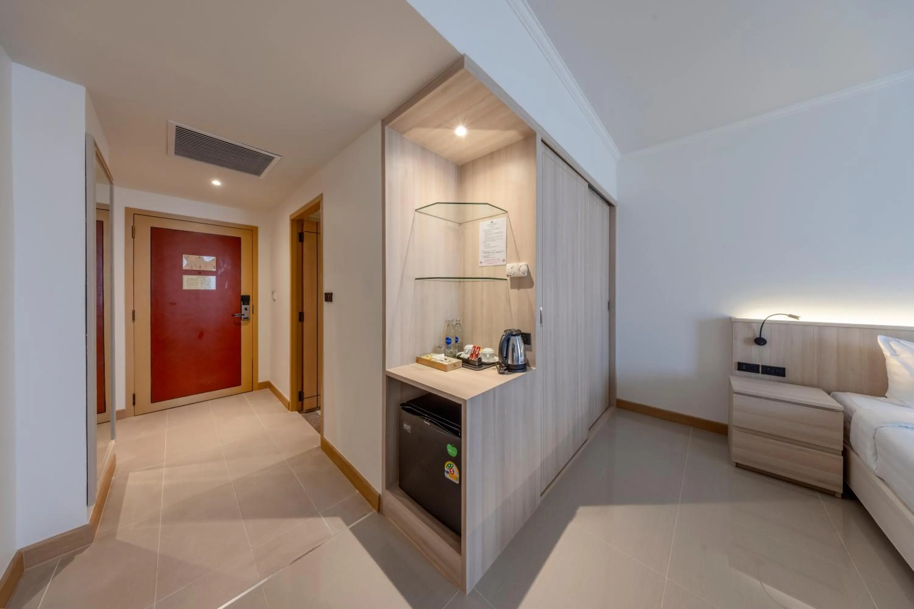 Coffee/tea facilities, Bed in The Maruay Garden Hotel