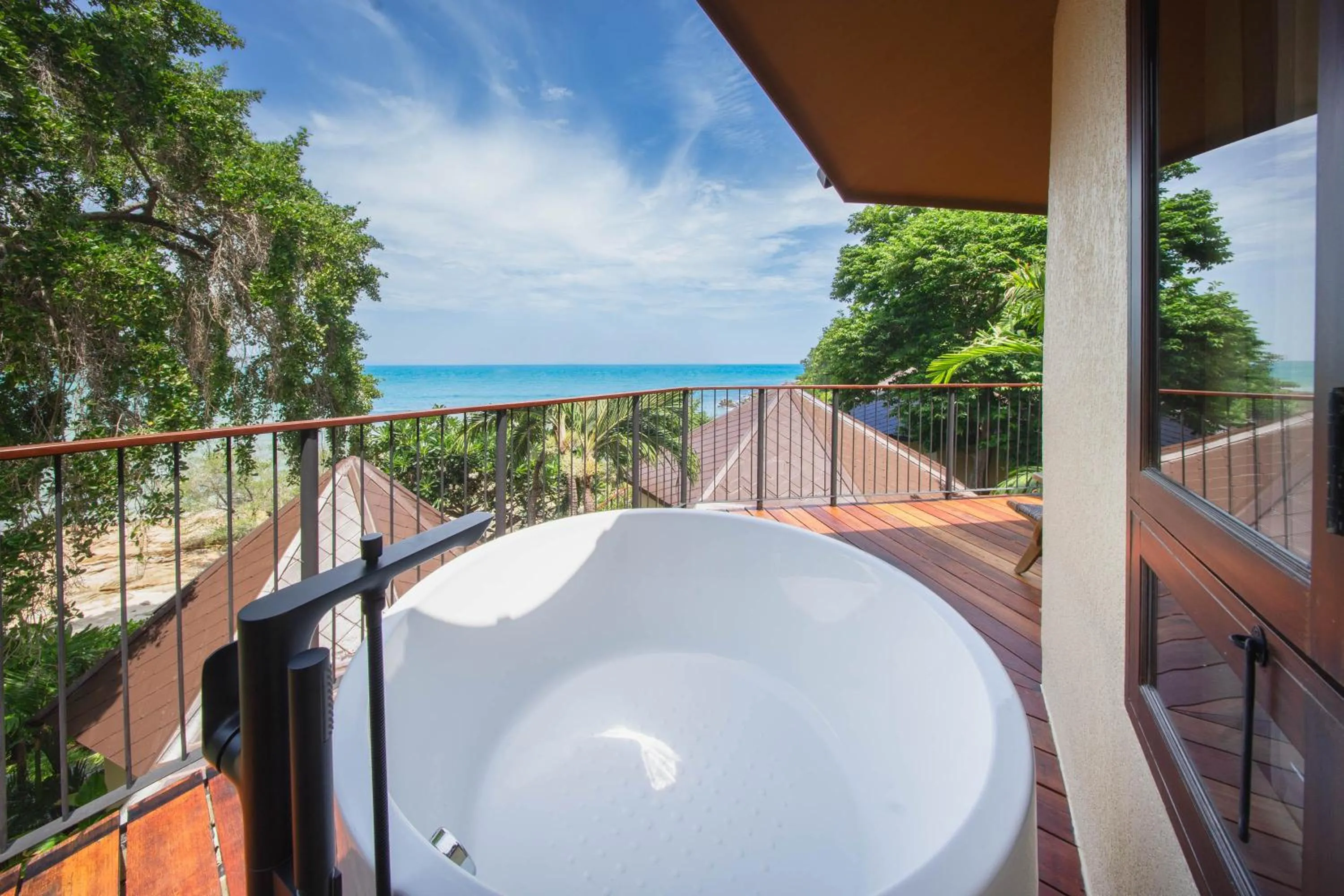 Bath in Kira Baya Koh Samed