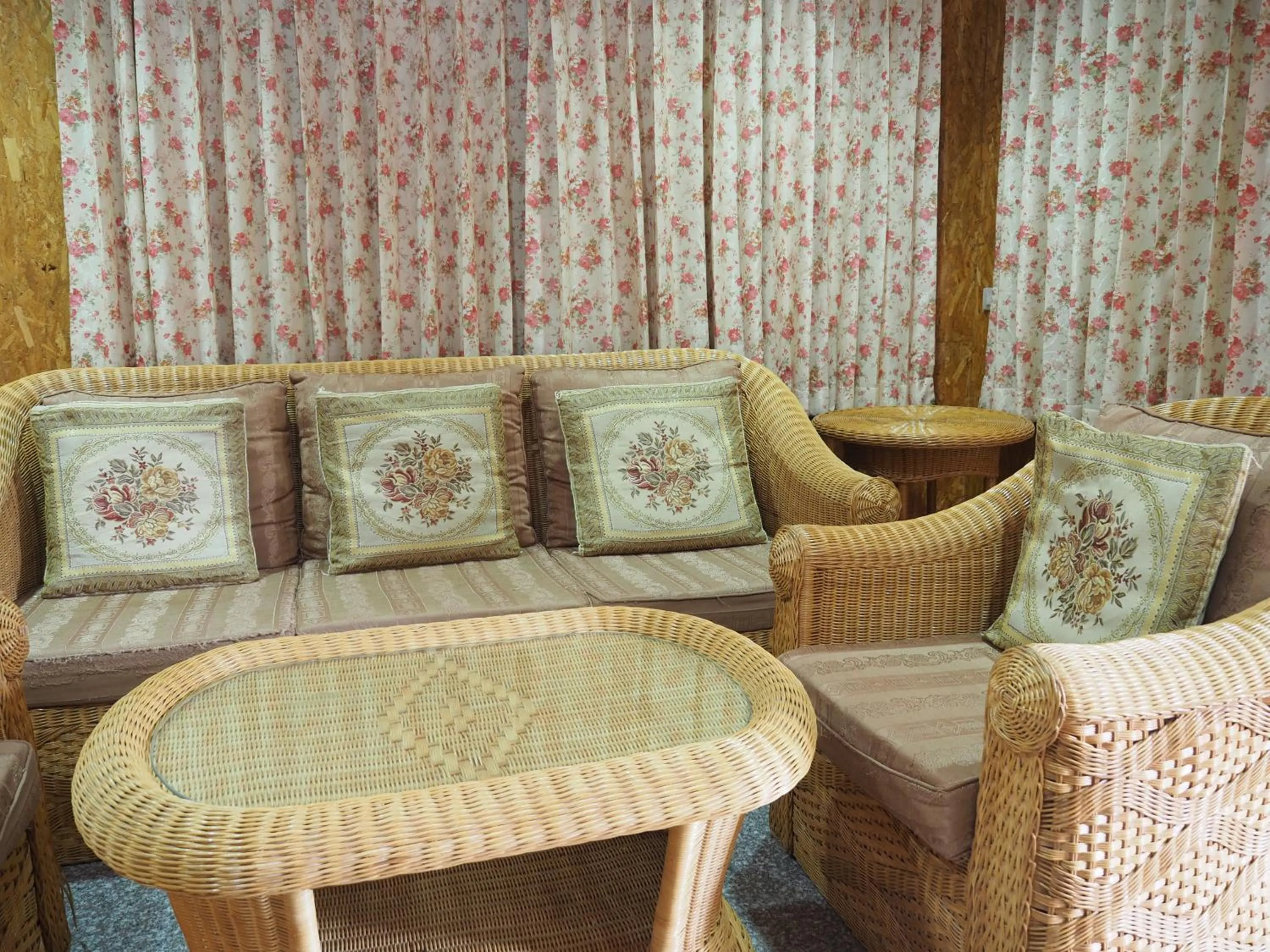 Seating area in Chatsuree Boutique Resort