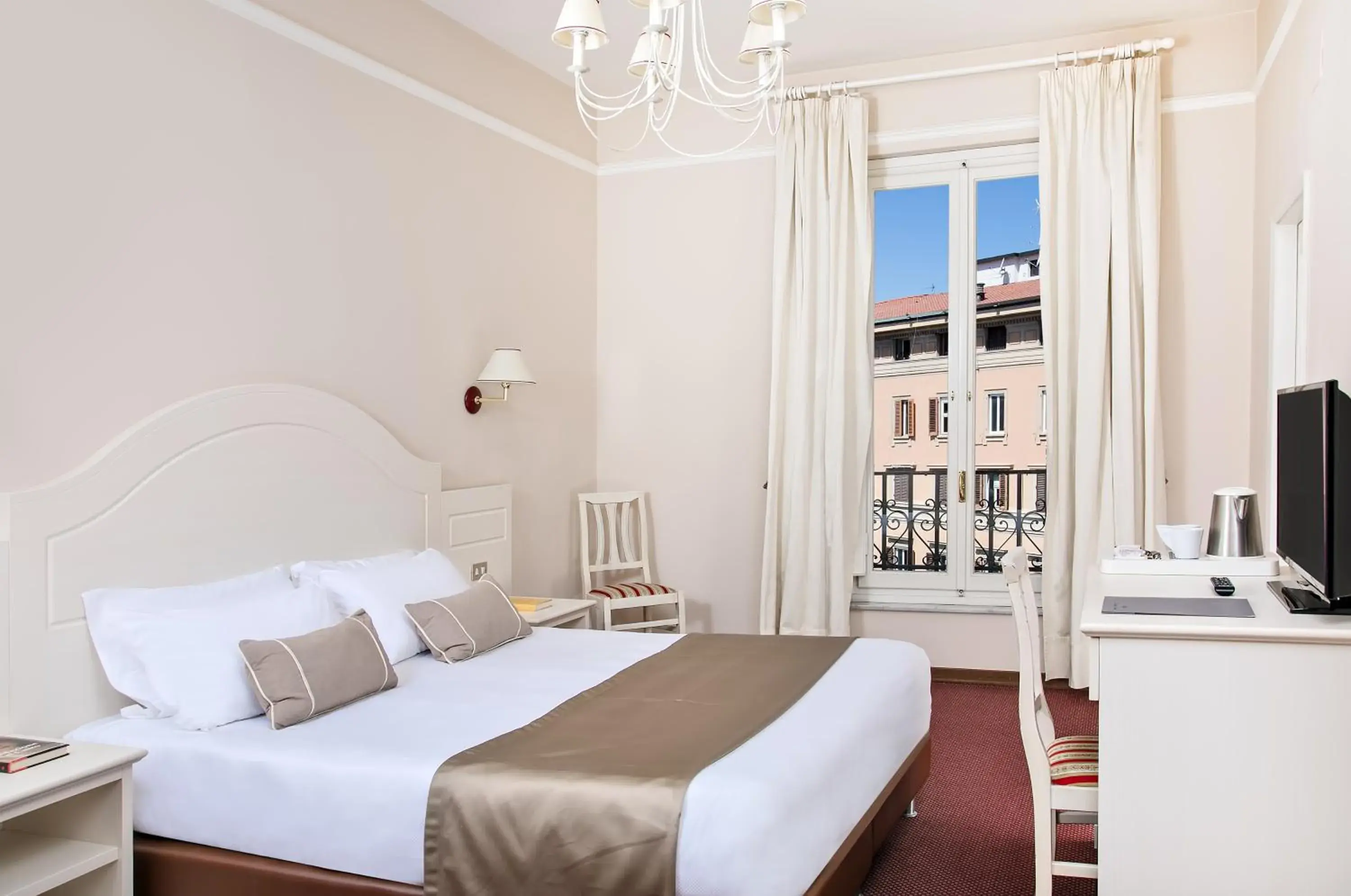 Property building, Bed in Hotel Ercolini & Savi Property building, Bed in Hotel Ercolini & Savi