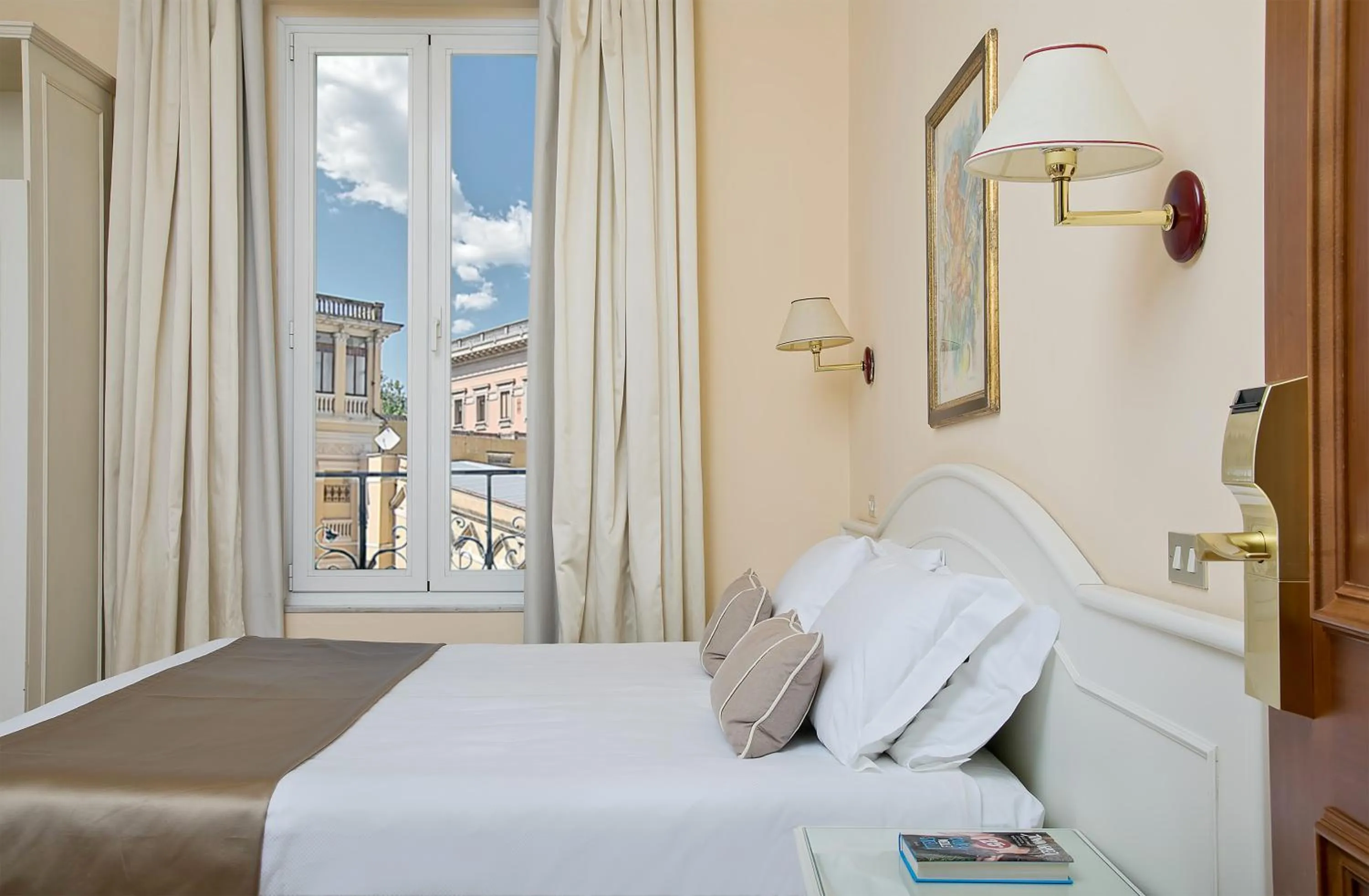 Property building, Bed in Hotel Ercolini & Savi