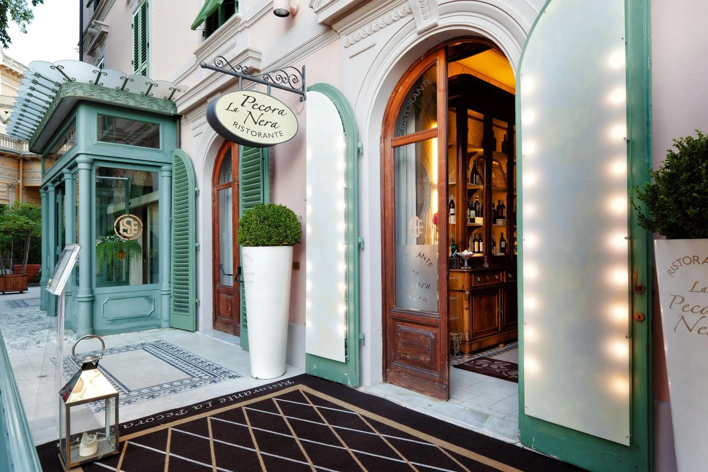 Facade/entrance in Hotel Ercolini & Savi