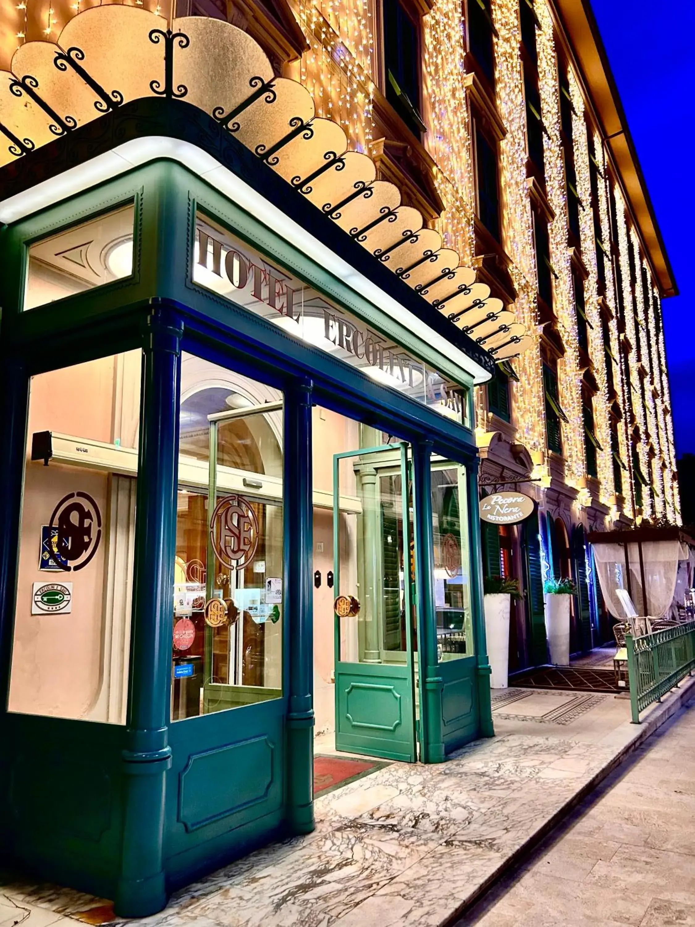 Property building in Hotel Ercolini & Savi Property building in Hotel Ercolini & Savi