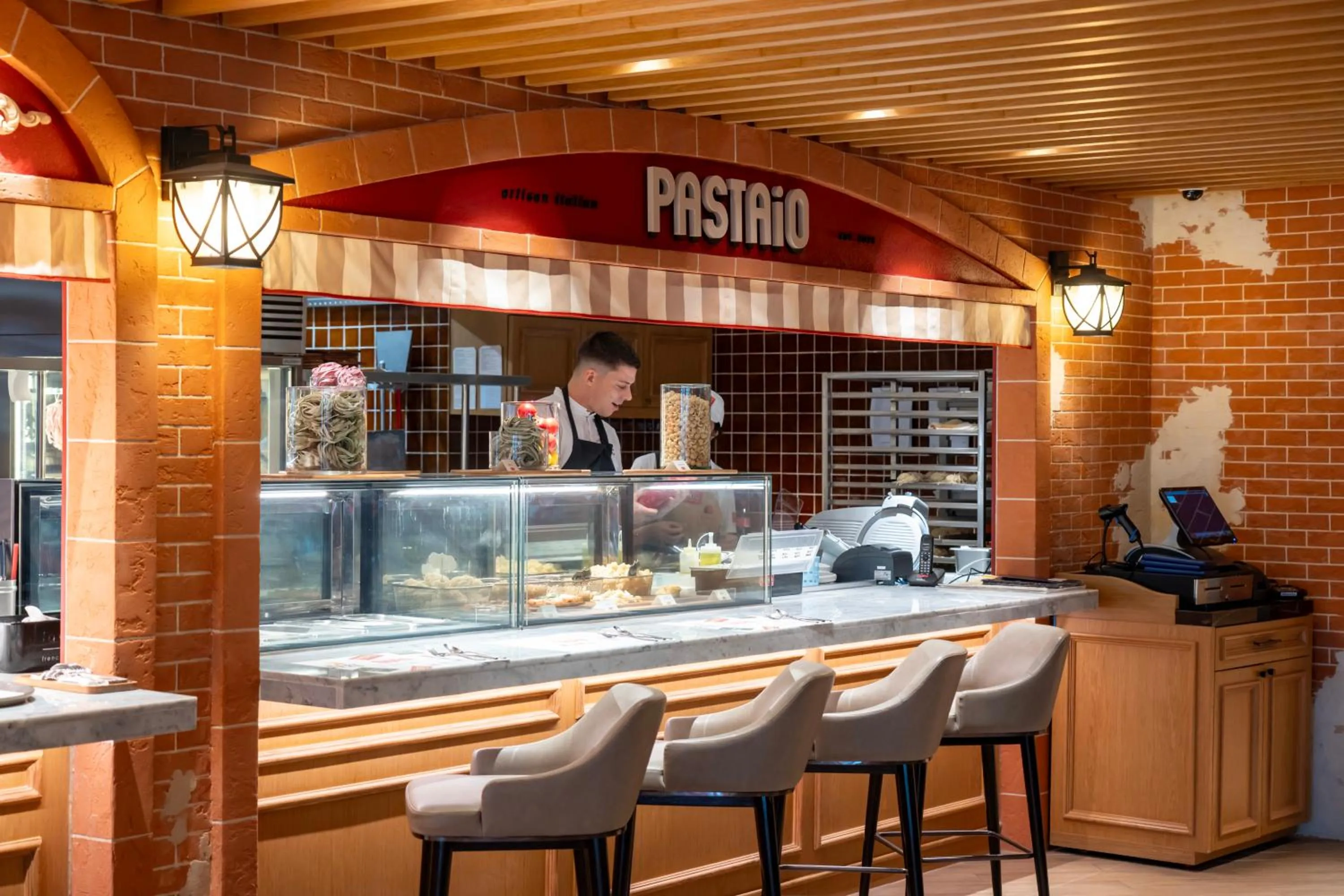 Restaurant/places to eat in The Landmark Bangkok