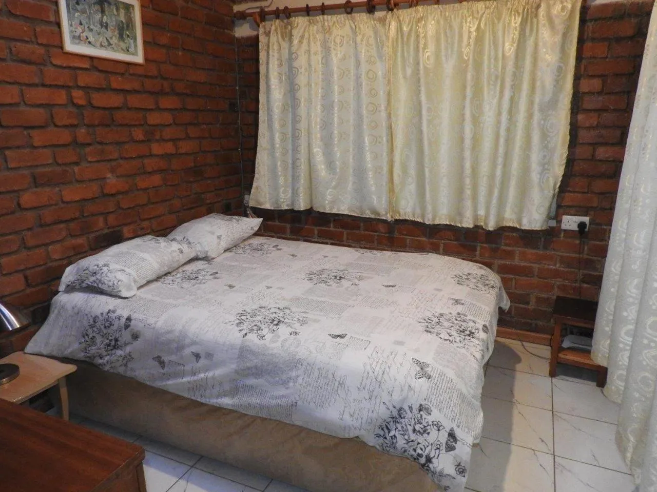 Bed in Madrugada