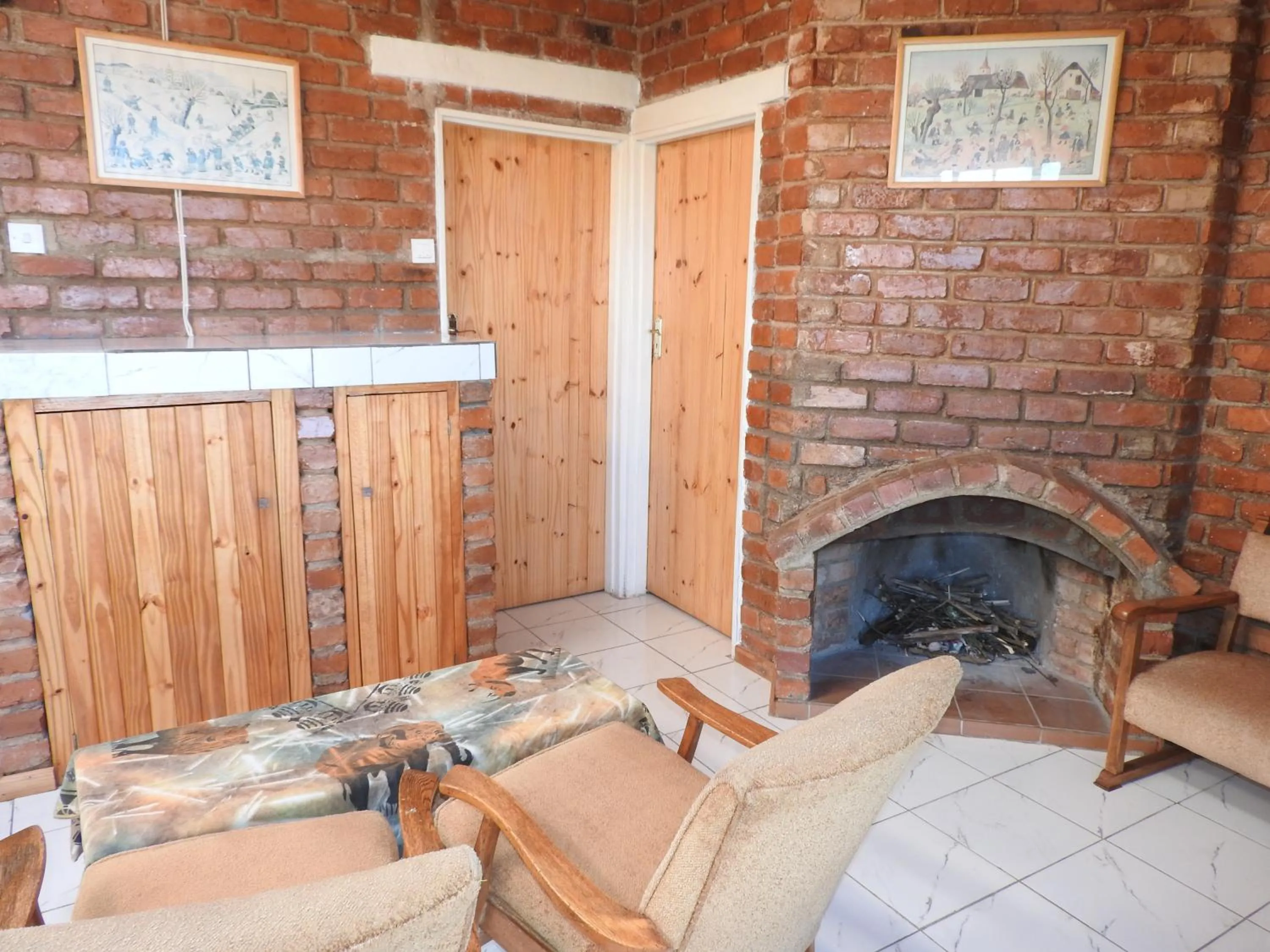 Photo of the whole room in Madrugada