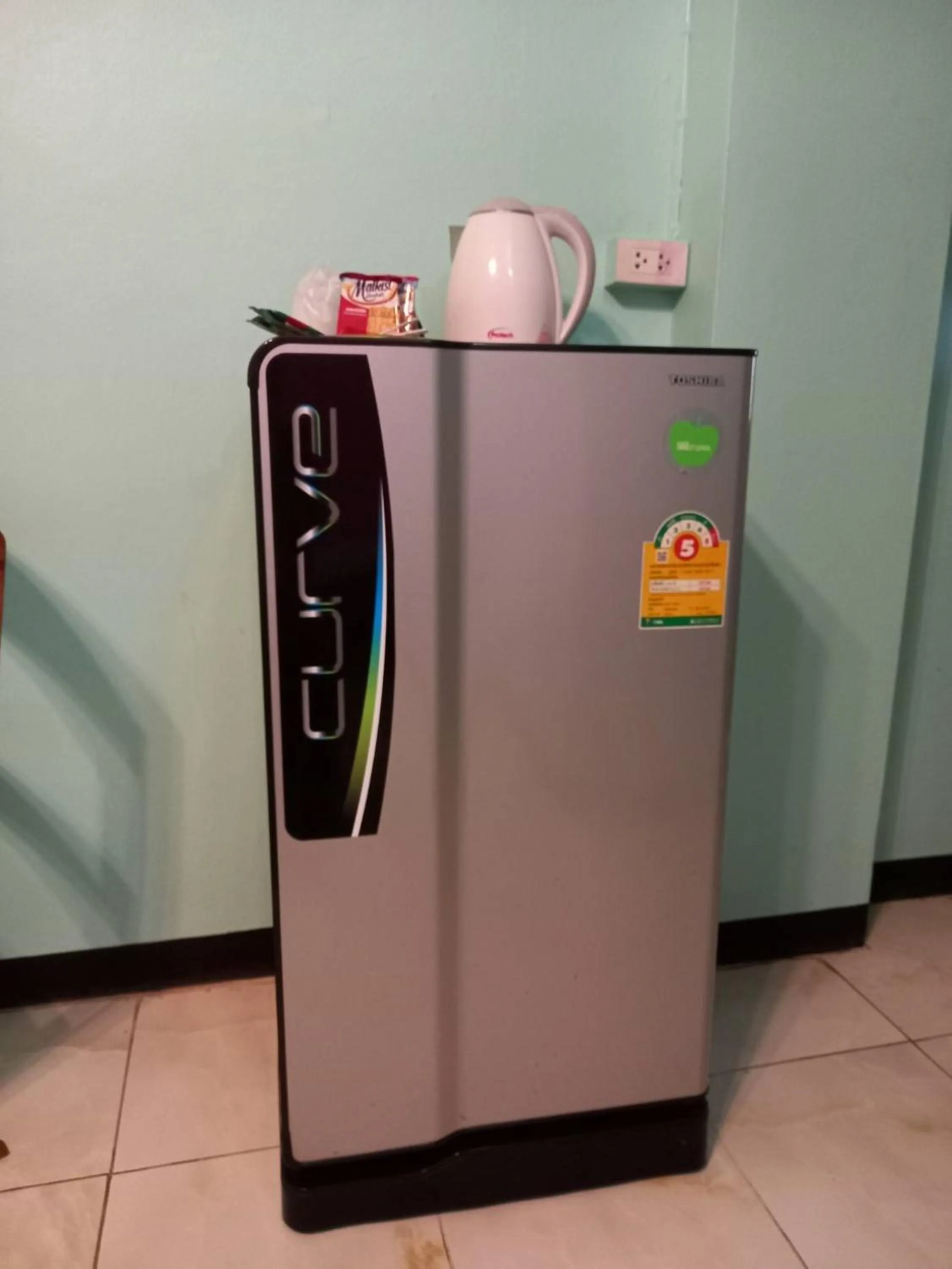 Coffee/tea facilities in Royal Land Mae Klong Hotel