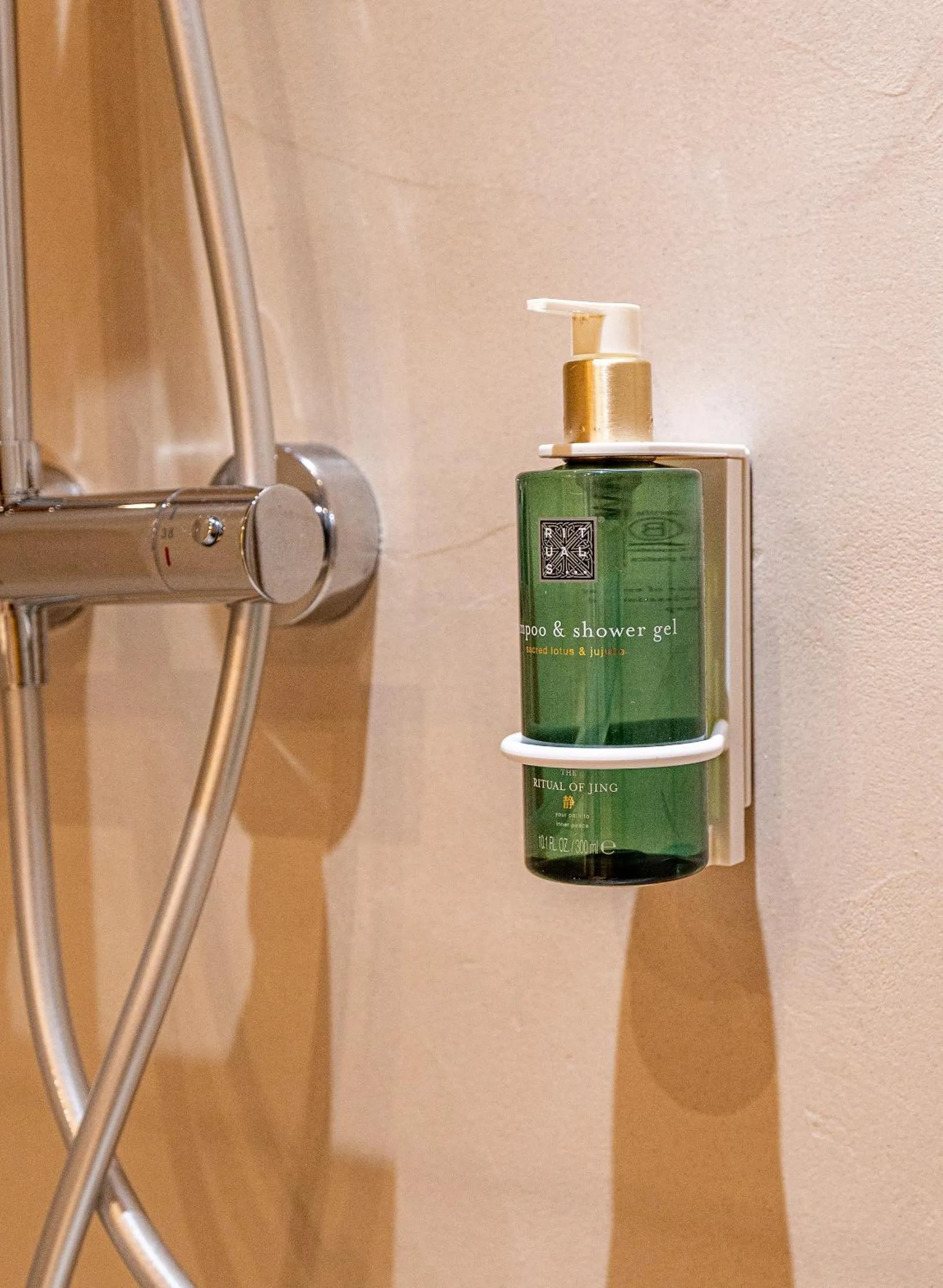 Shower in Hôtel De Londres