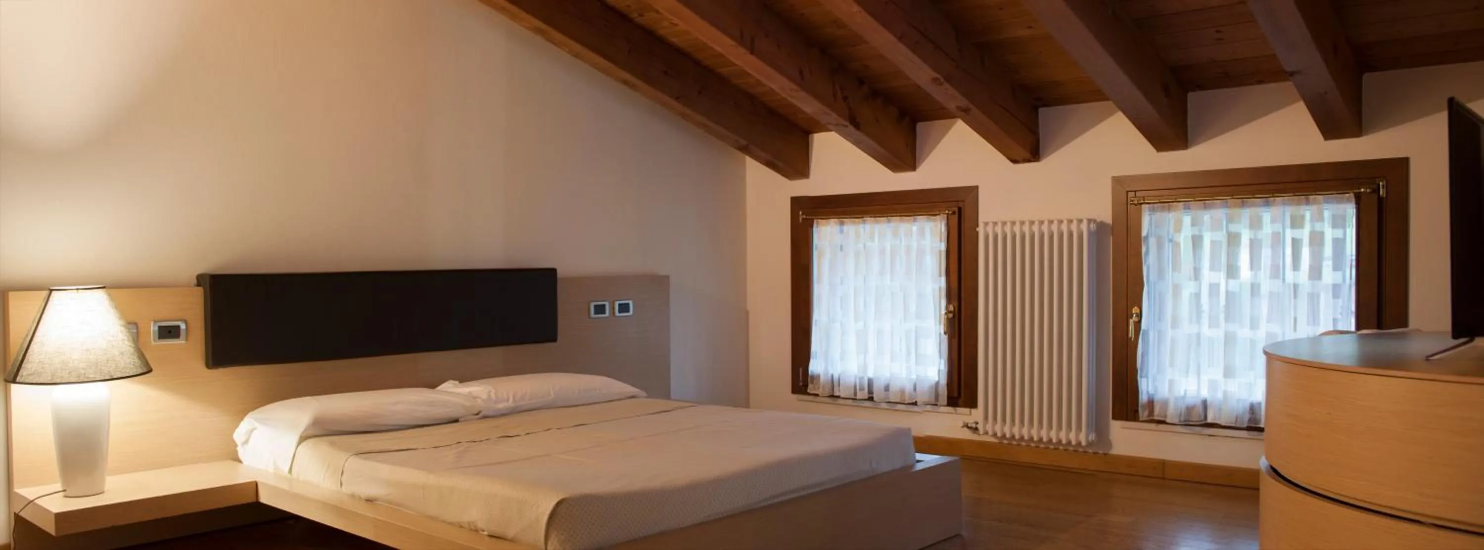 Bed in Albergo Torre