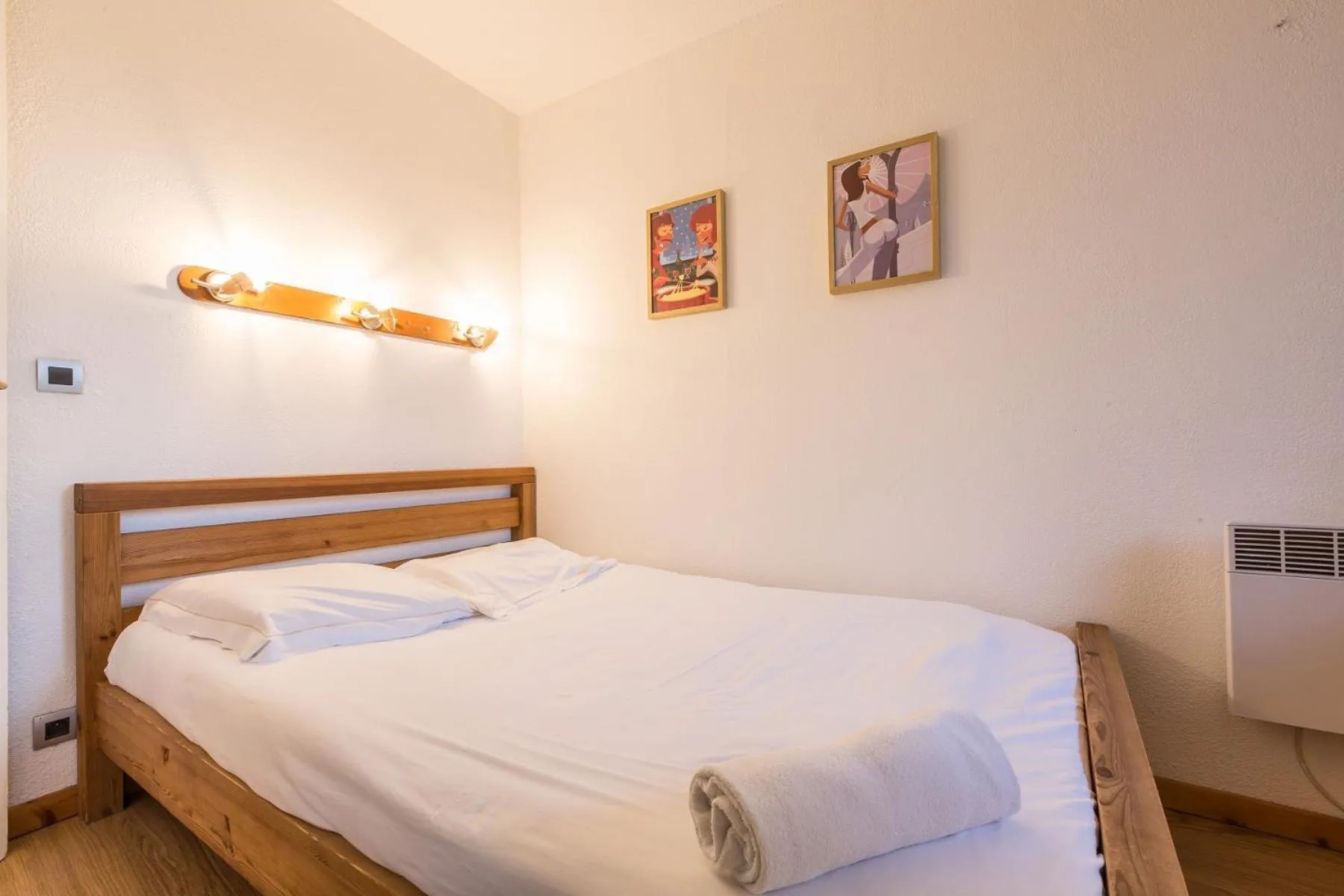 Bedroom, Bed in Apartment Chamois Blanc 6 - Chamonix Haven with great views