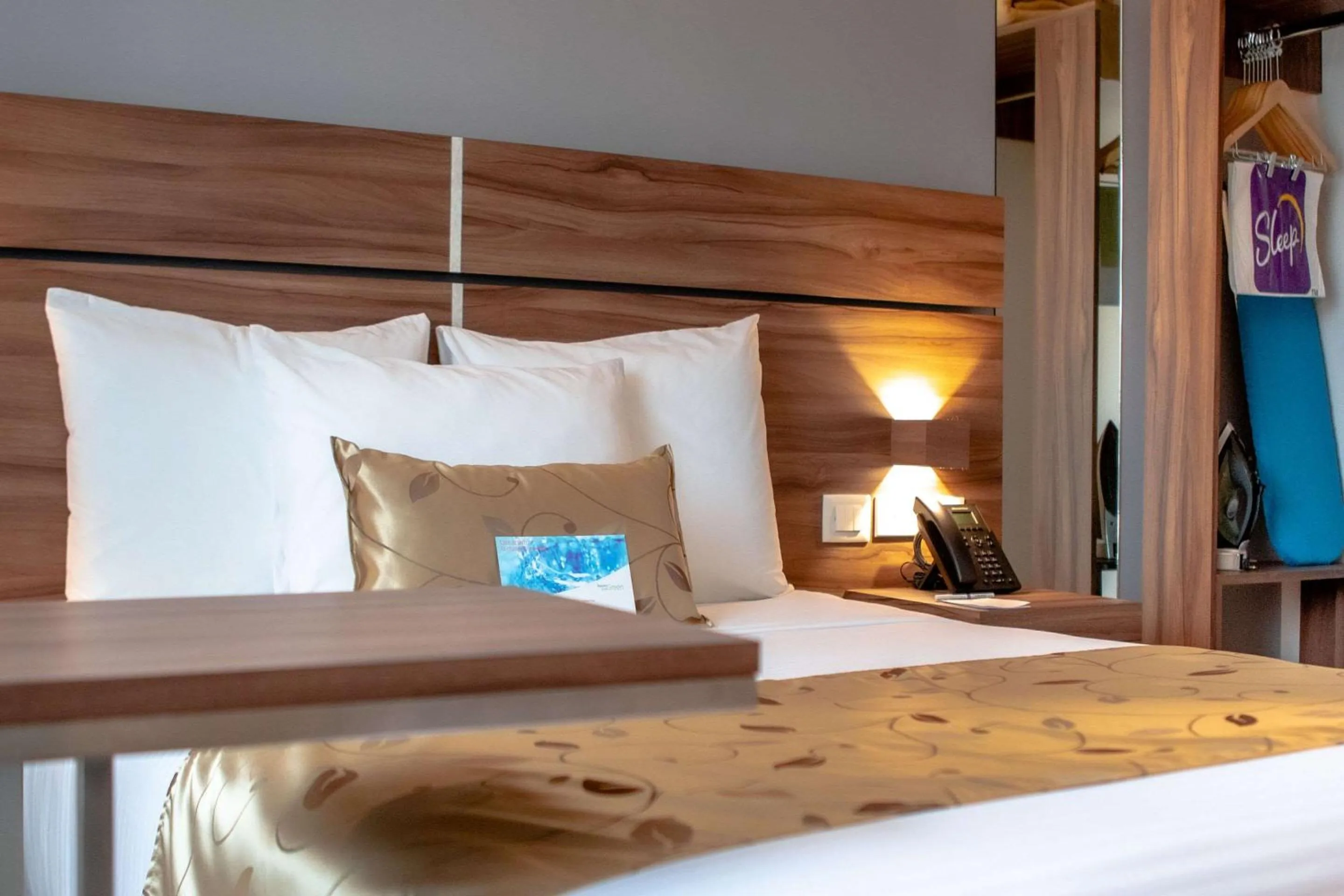 Bedroom, Bed in Sleep Inn Tijuana