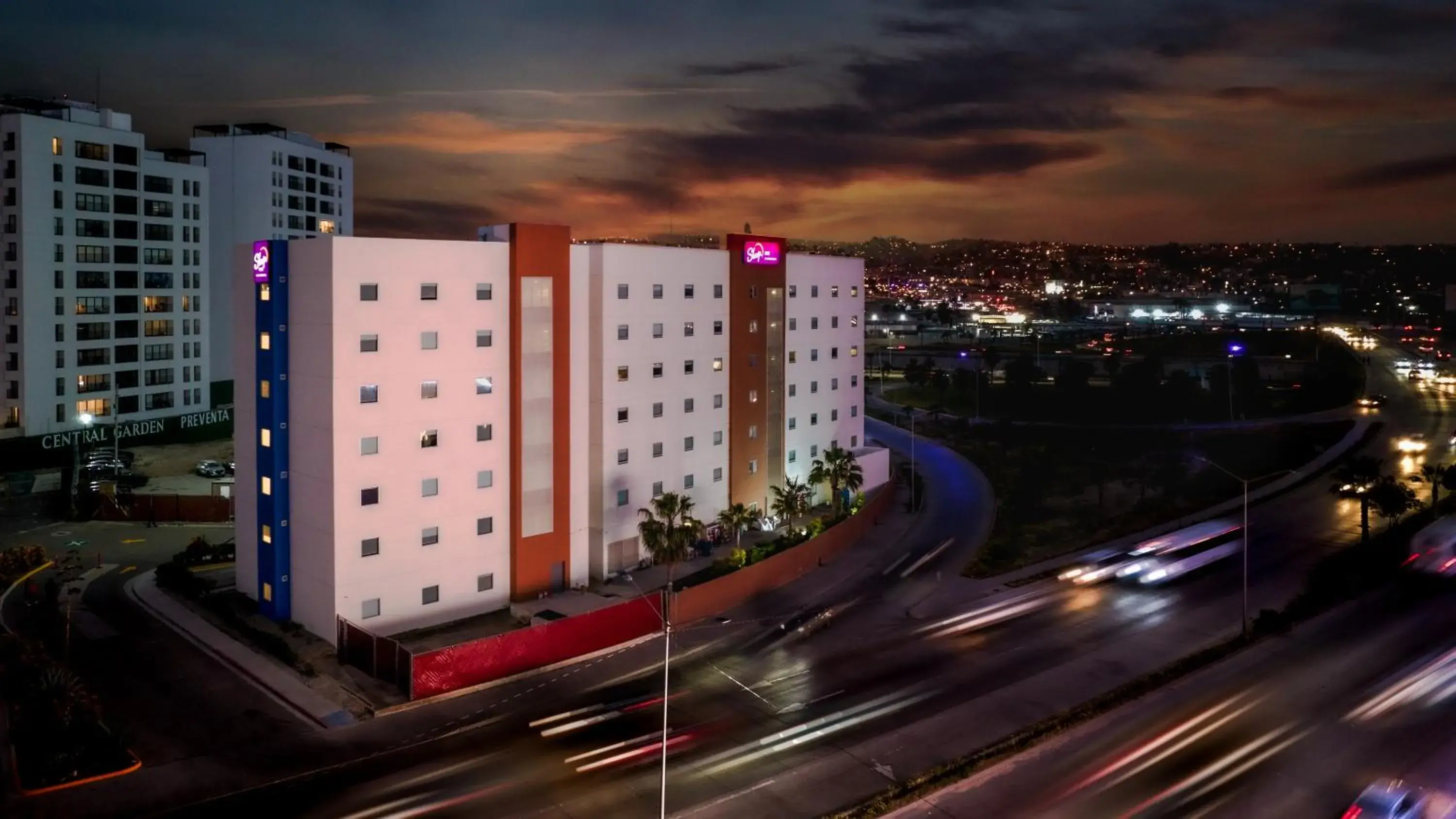 Property building in Sleep Inn Tijuana Property building in Sleep Inn Tijuana