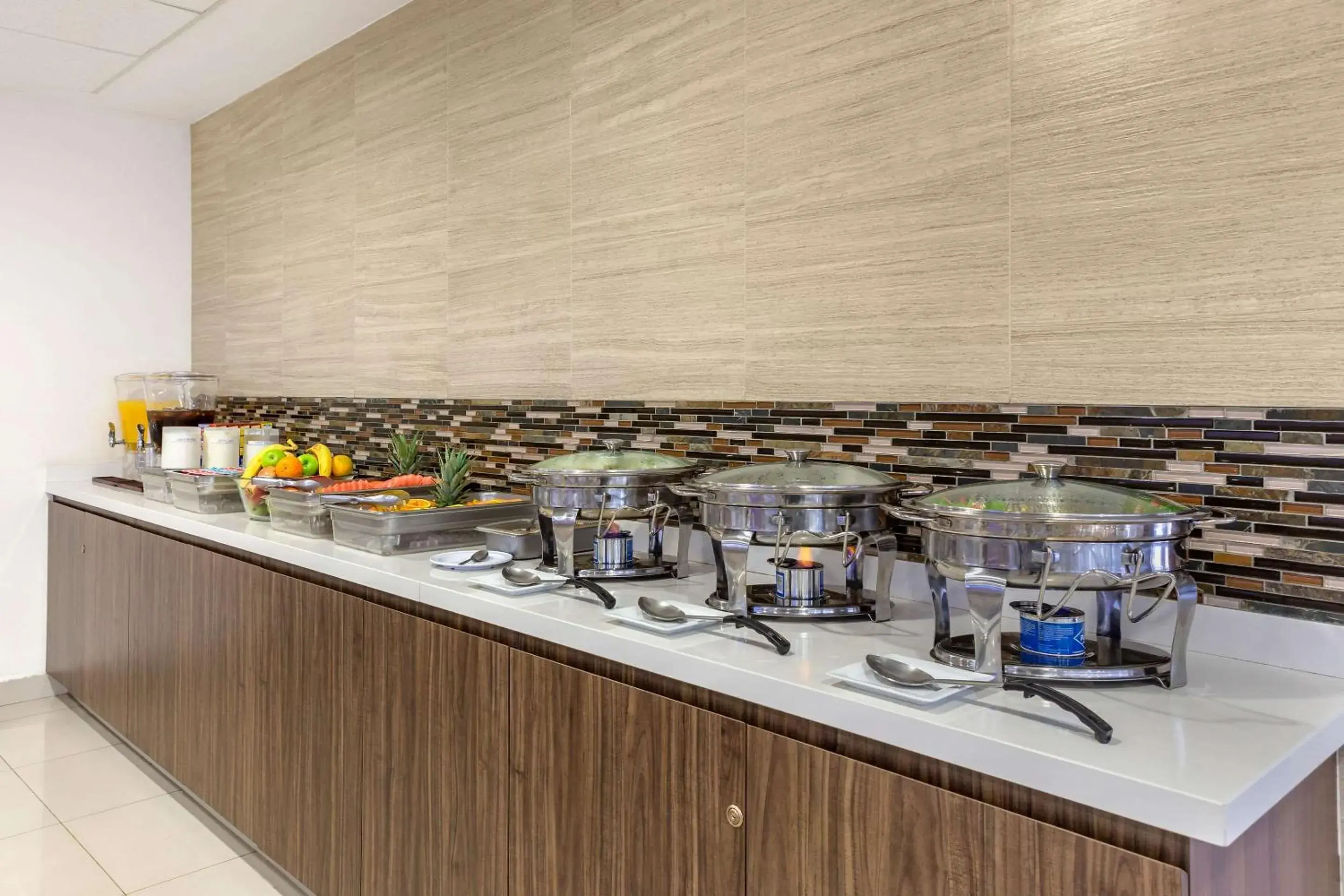 Breakfast in Sleep Inn Tijuana Breakfast in Sleep Inn Tijuana