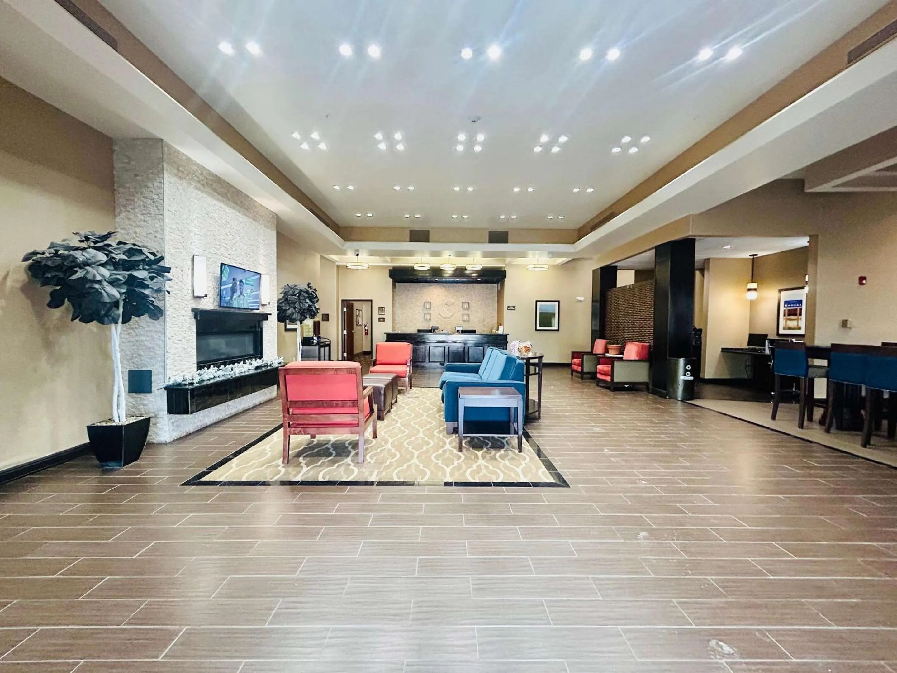 Lobby or reception in Comfort Inn & Suites - Independence