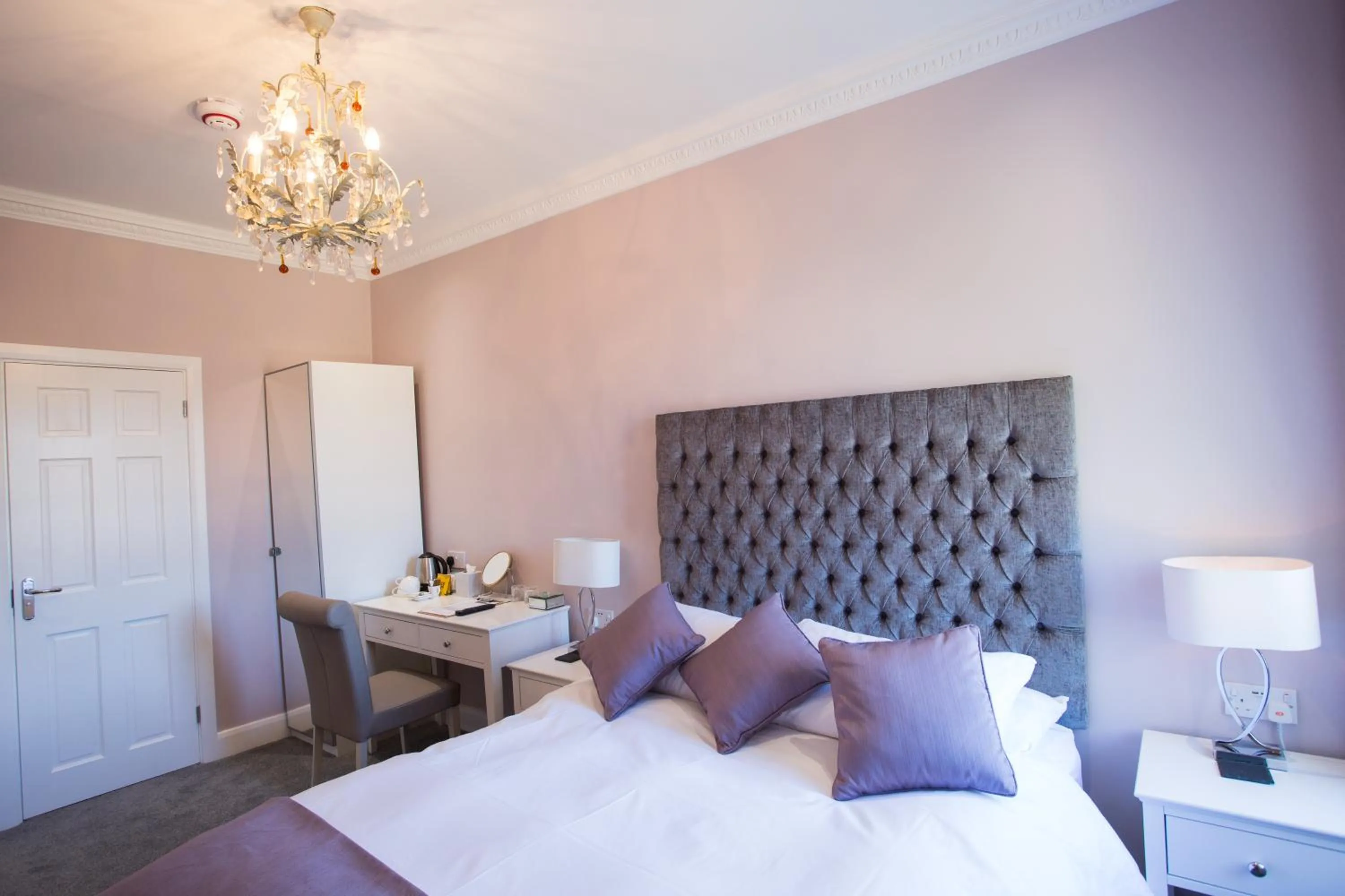 Photo of the whole room, Bed in B&B Downham Hall