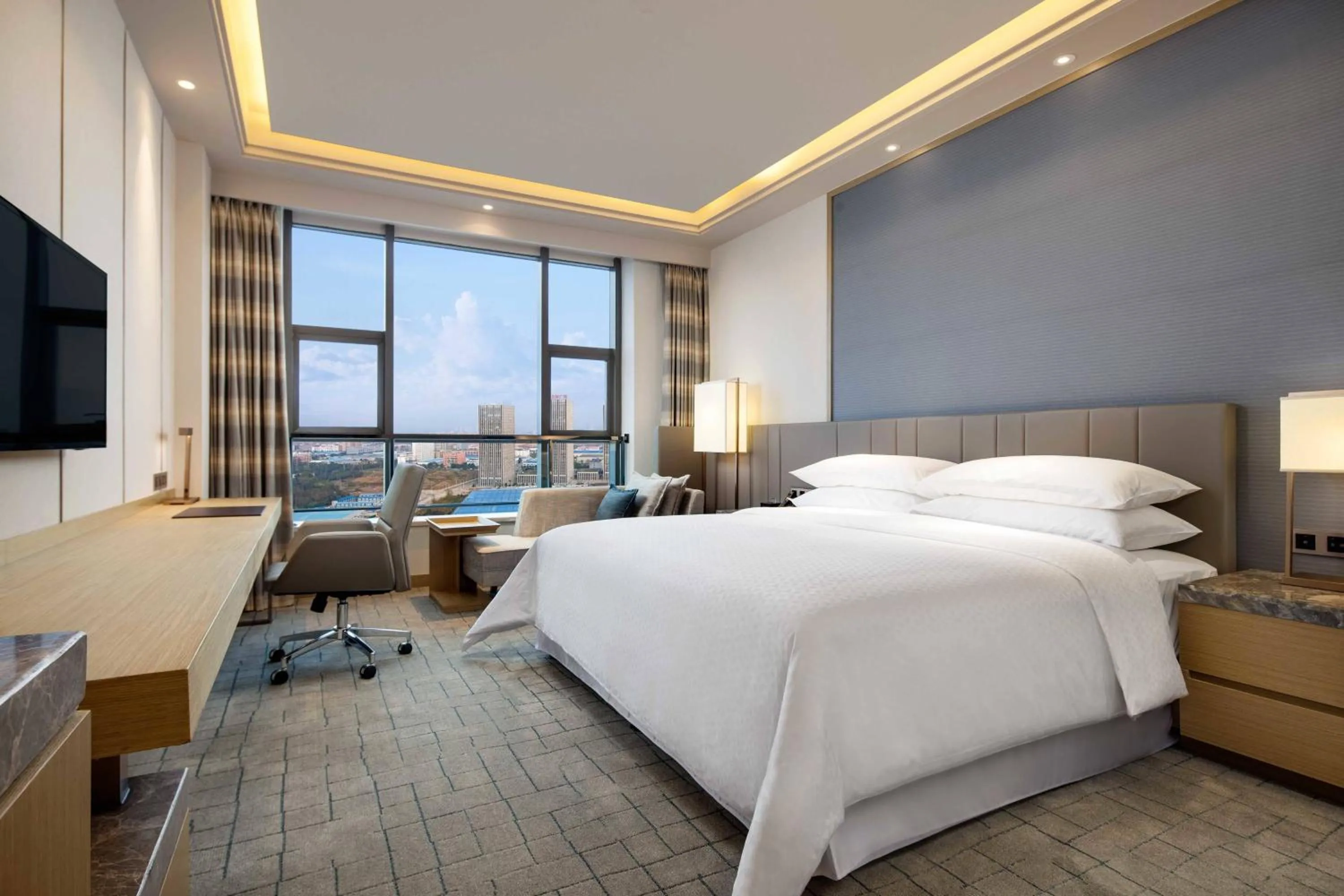 Photo of the whole room, Bed in Four Points by Sheraton Hefei, Baohe