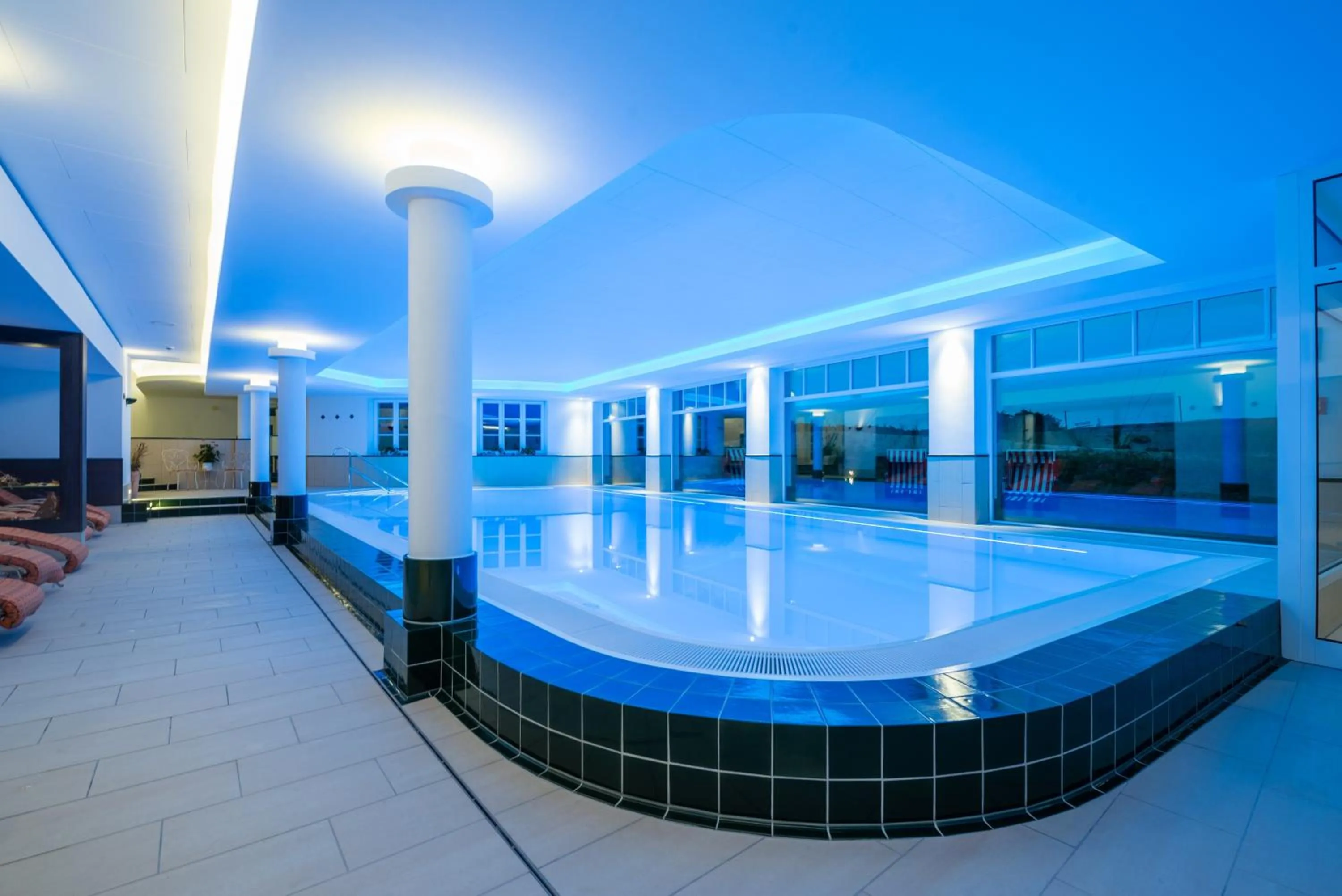 Swimming pool in Romantik Hotel Fischerwiege
