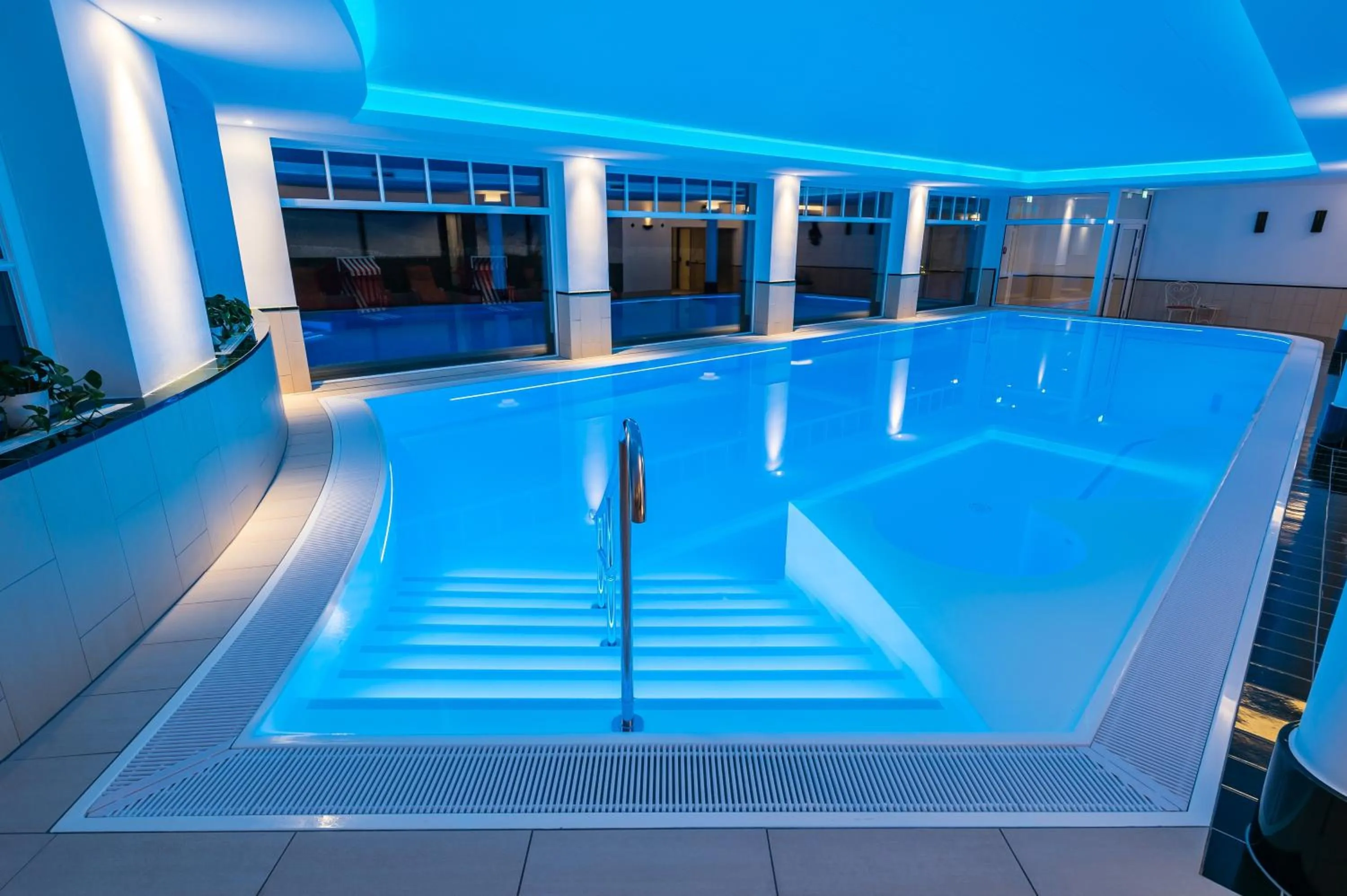 Swimming pool in Romantik Hotel Fischerwiege