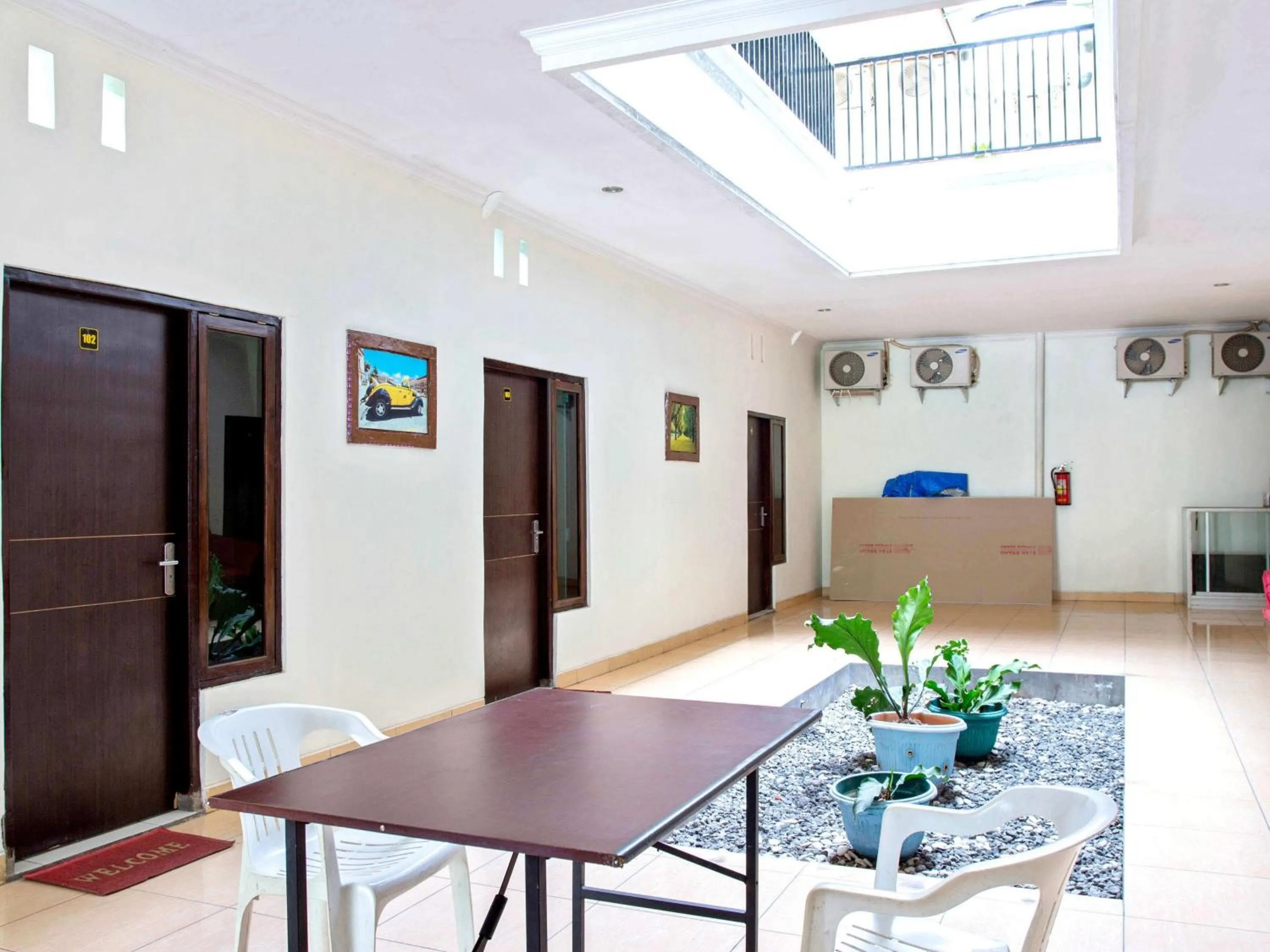 Property building in RedDoorz near Adisucipto Airport 3