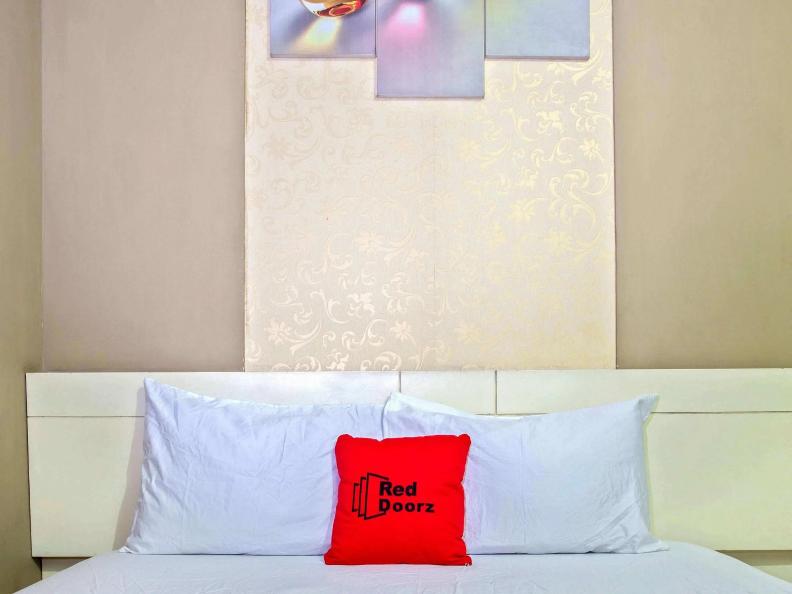 Bedroom, Bed in RedDoorz near Adisucipto Airport 3