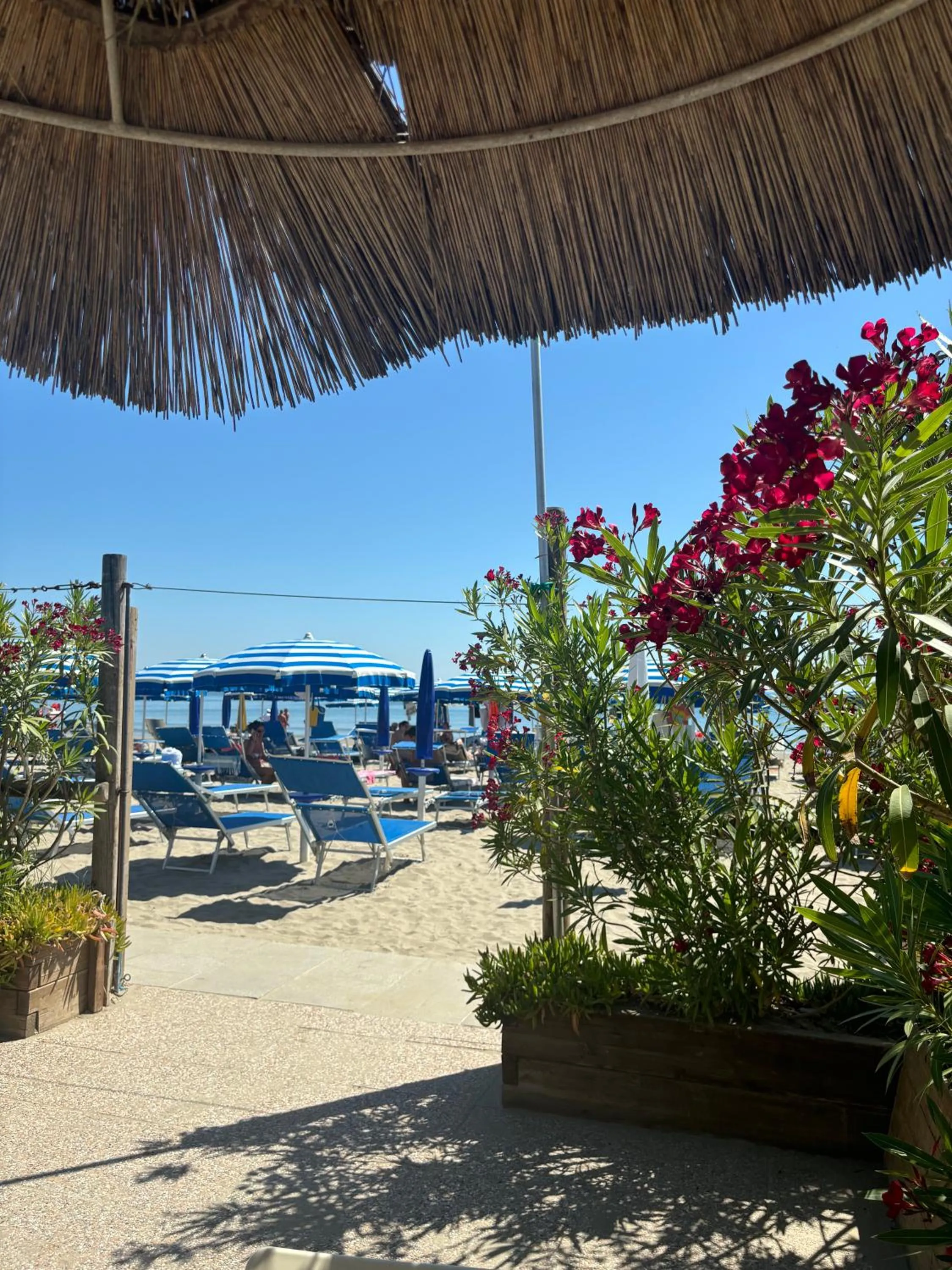 Spring in Long Beach Village Residence on the sea with private beach included