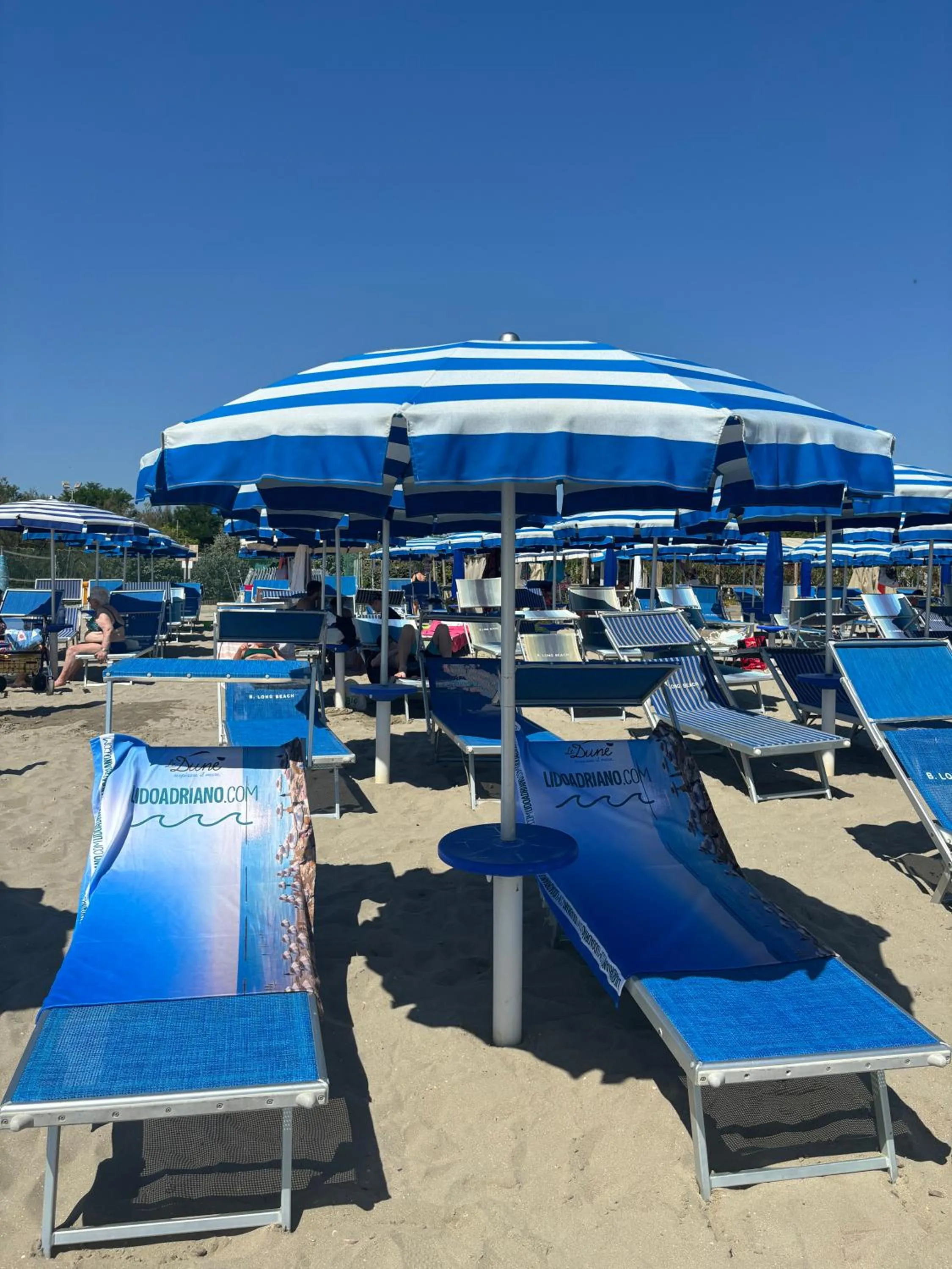 Day in Long Beach Village Residence on the sea with private beach included