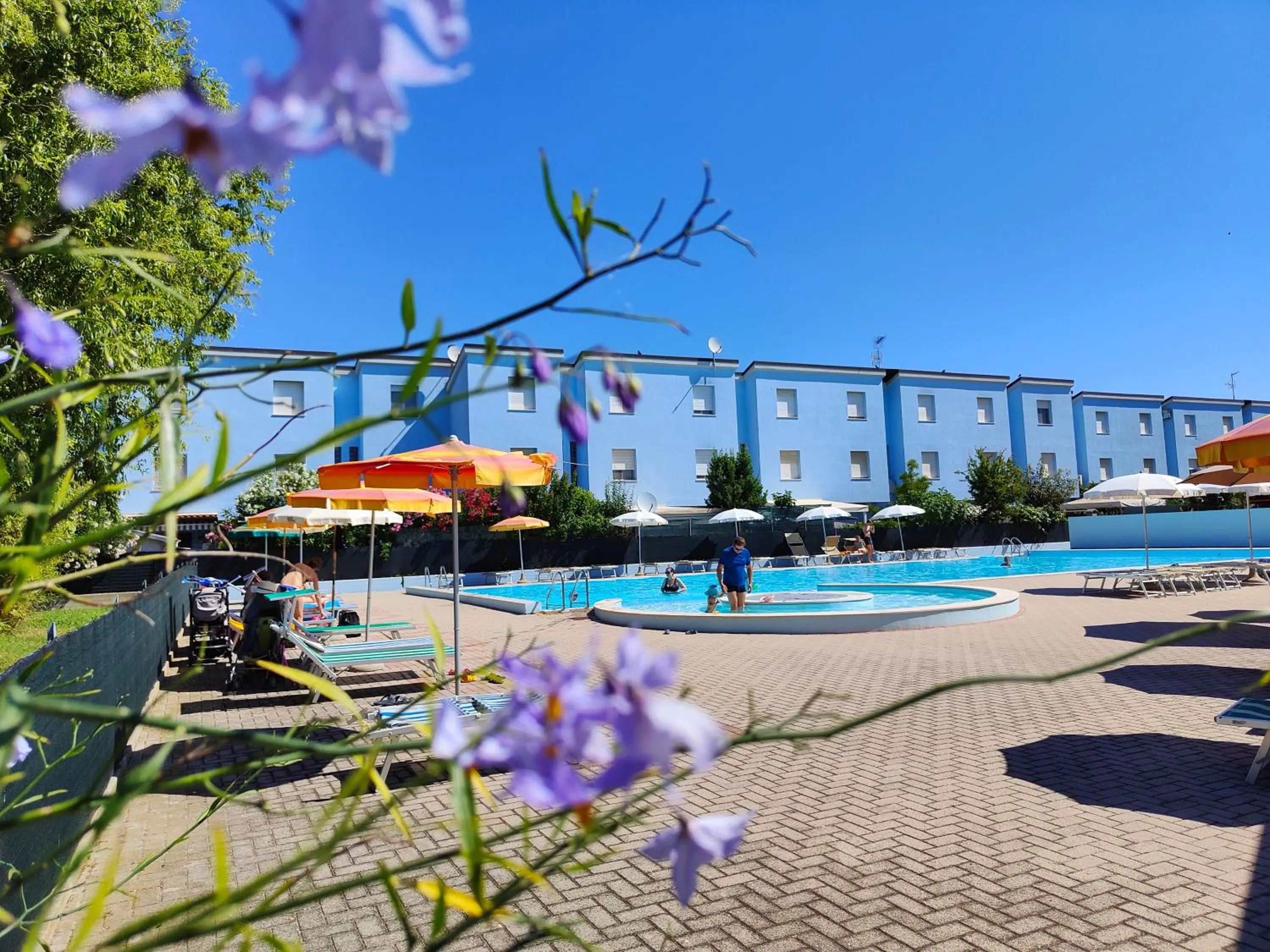 Day in Long Beach Village Residence on the sea with private beach included