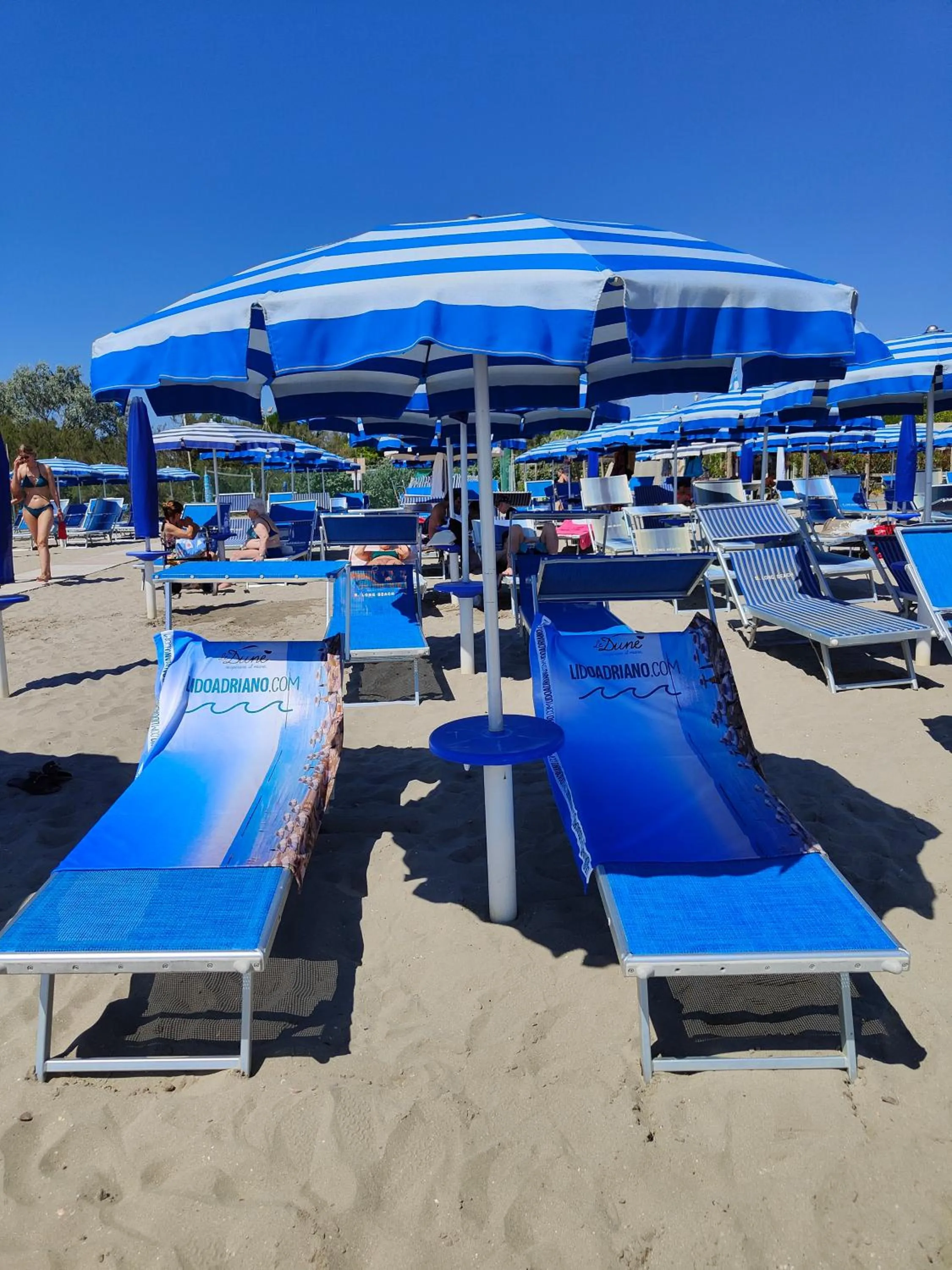 Day in Long Beach Village Residence on the sea with private beach included