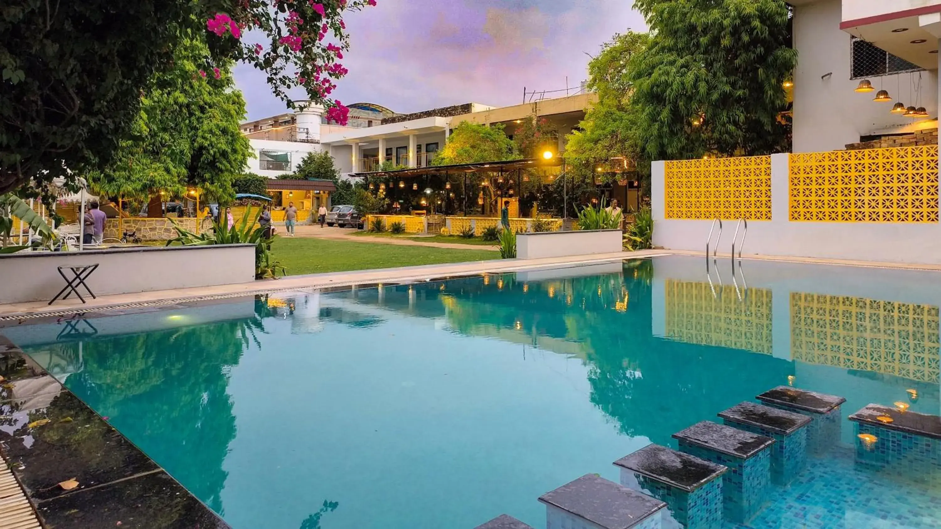 Swimming pool in Elephant Pushkar Swimming pool in Elephant Pushkar