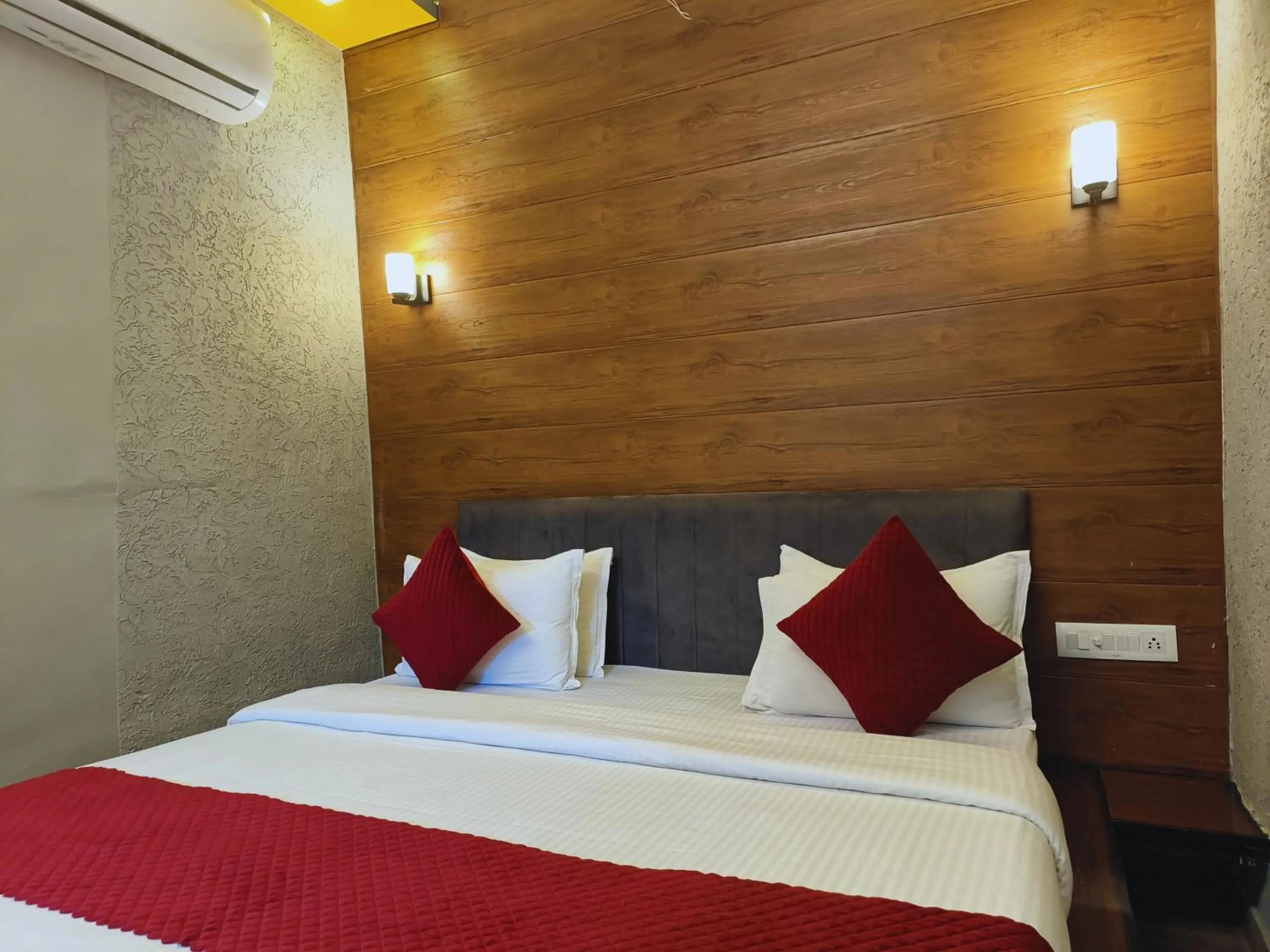 Bed in Elephant Pushkar