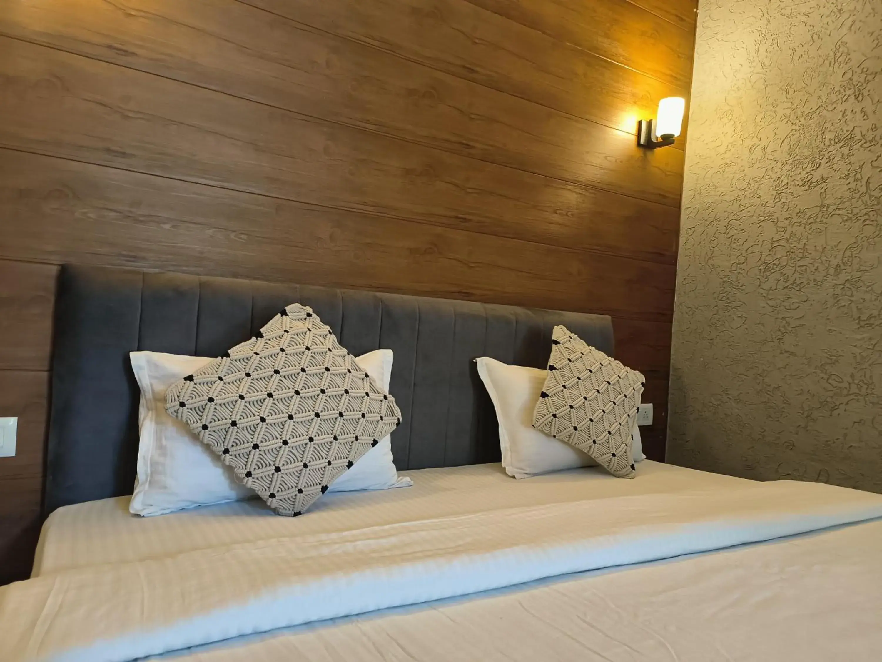 Bed in Elephant Pushkar Bed in Elephant Pushkar