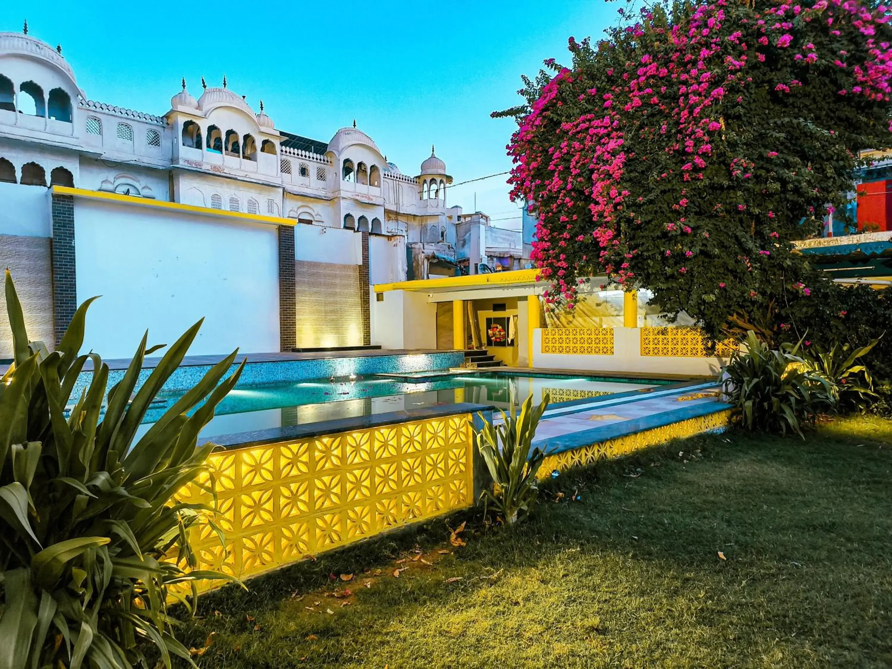 Pool view in Elephant Pushkar Pool view in Elephant Pushkar