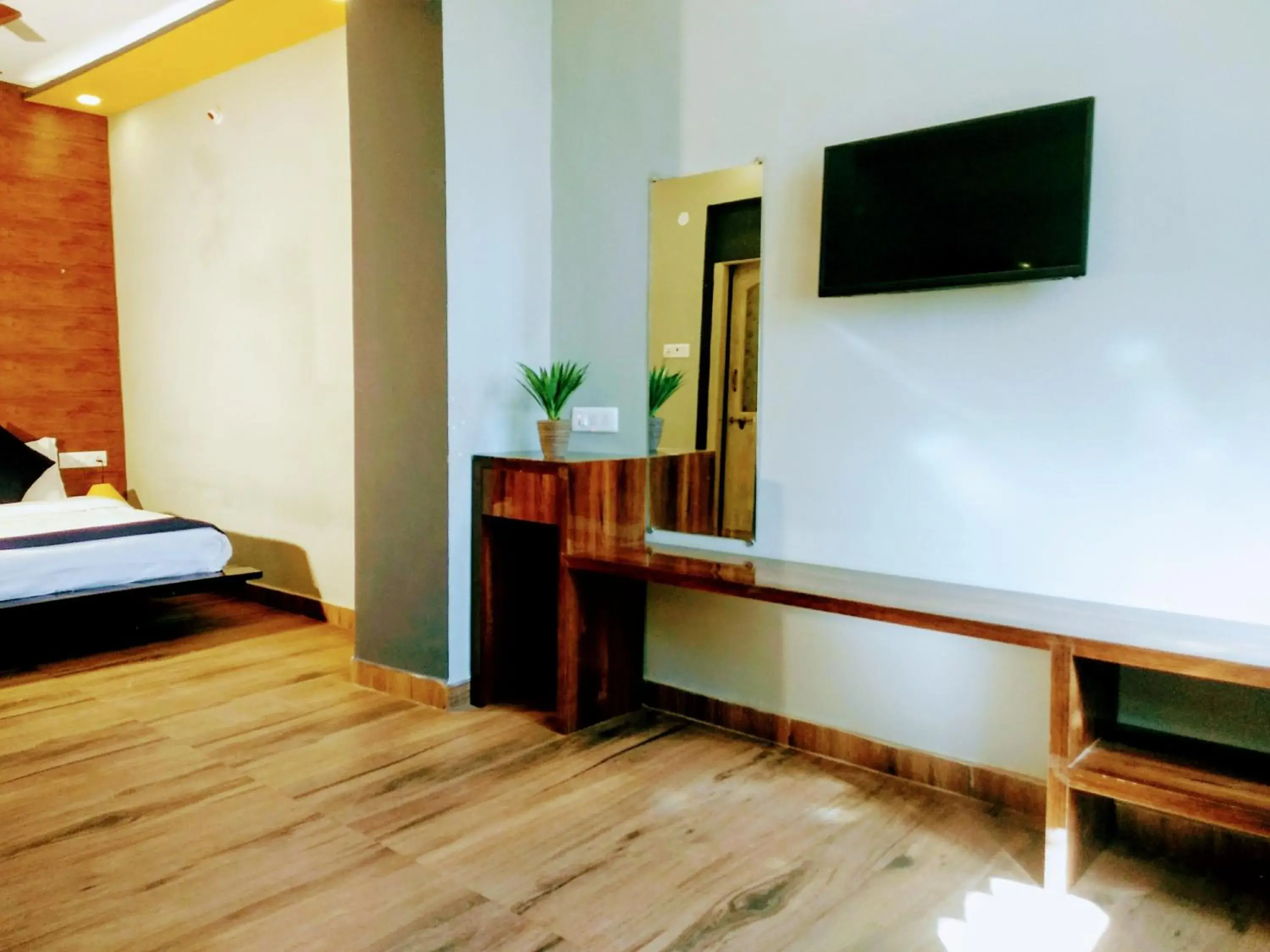 Bed in Elephant Pushkar Bed in Elephant Pushkar