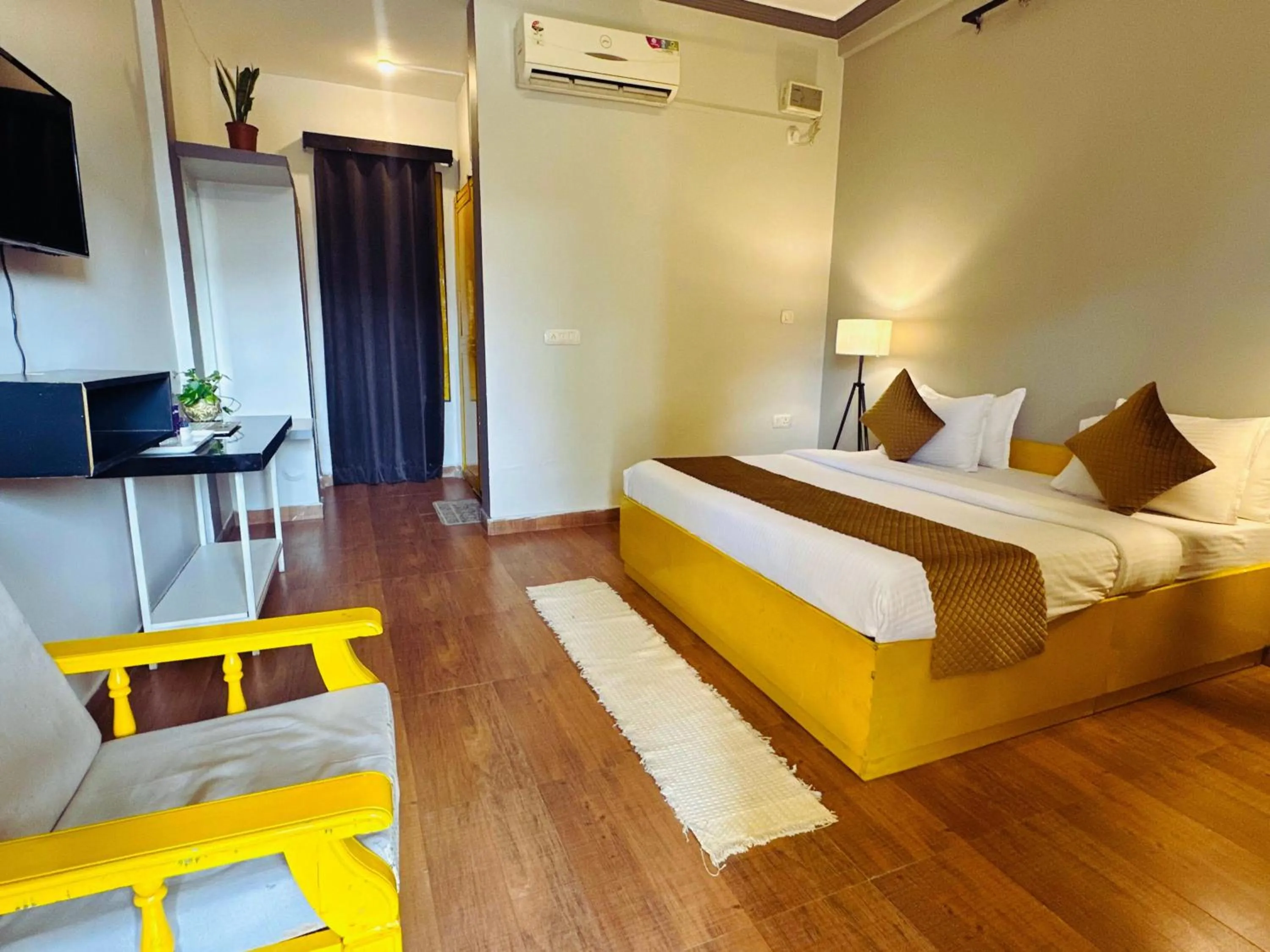 Bedroom, Bed in Elephant Pushkar