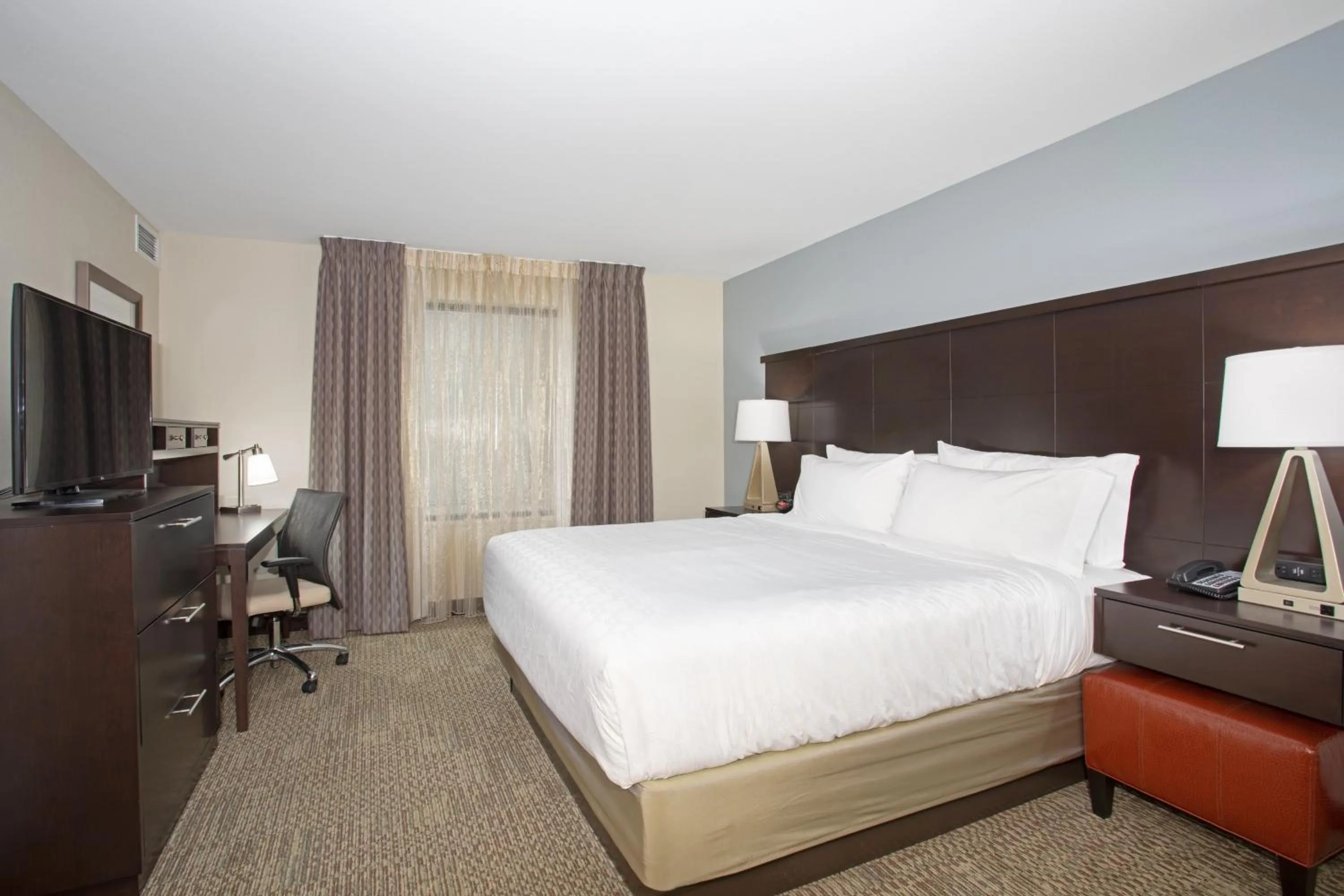 Photo of the whole room, Bed in Staybridge Suites Denver South - Highlands Ranch by IHG