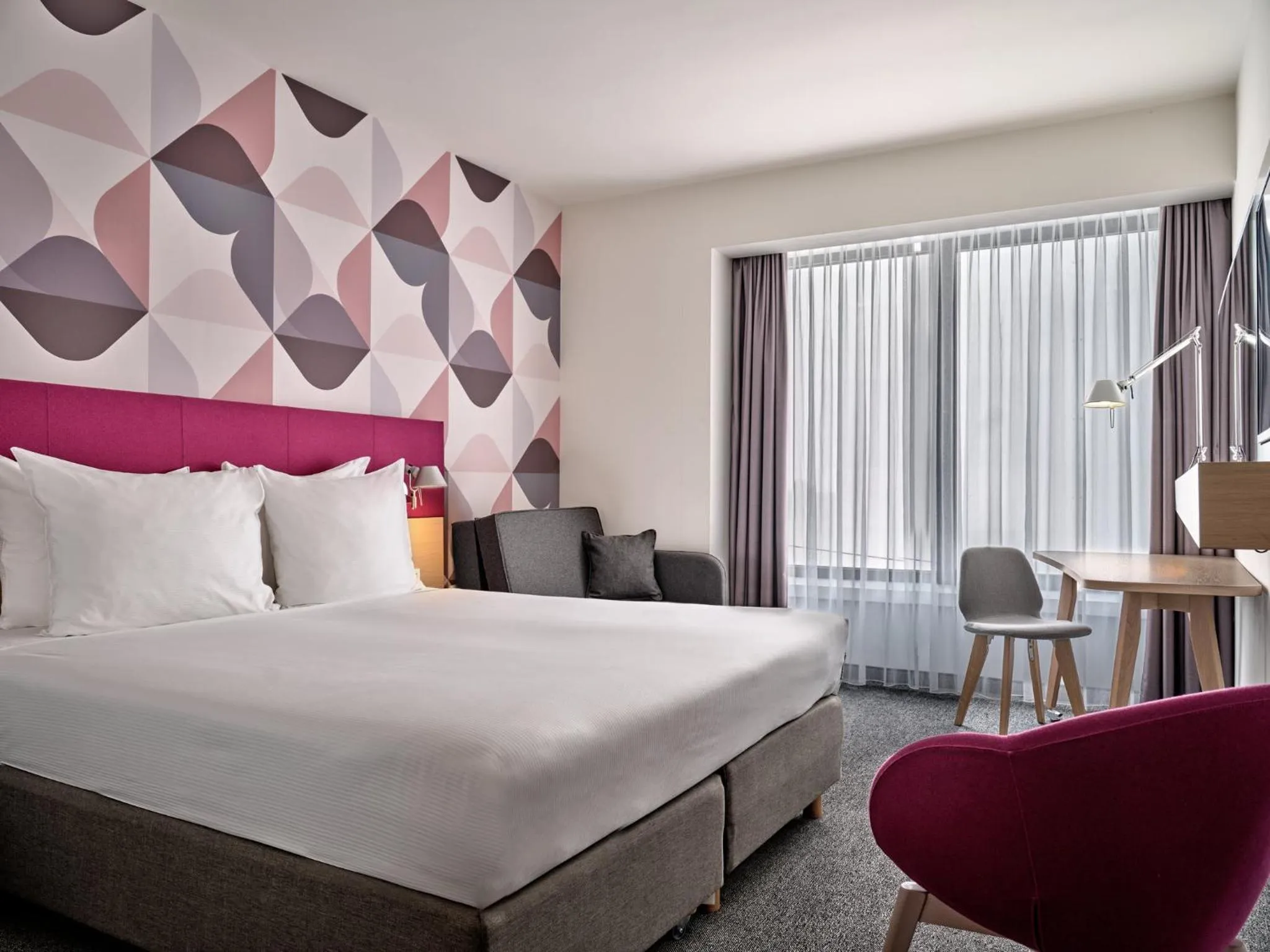 Photo of the whole room, Bed in Holiday Inn - Warsaw City Centre by IHG