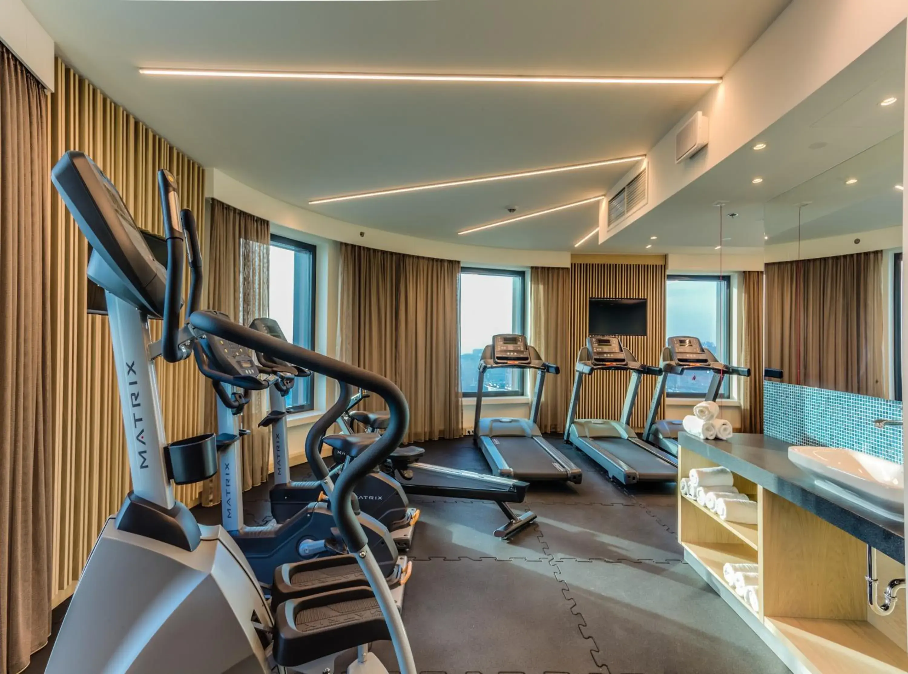 Fitness centre/facilities in Holiday Inn - Warsaw City Centre by IHG Fitness centre/facilities in Holiday Inn - Warsaw City Centre by IHG