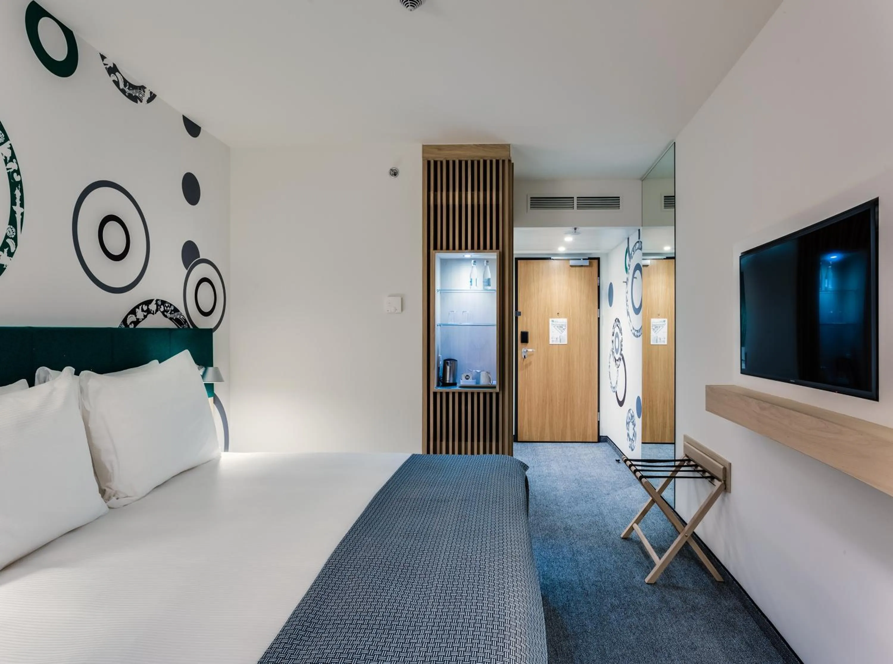 Photo of the whole room, Bed in Holiday Inn - Warsaw City Centre by IHG