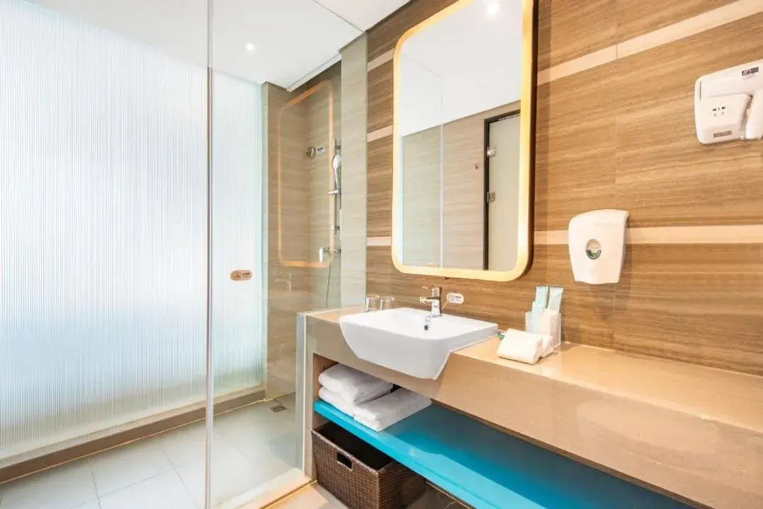 King Suite in Holiday Inn Express Hangzhou East Station by IHG King Suite in Holiday Inn Express Hangzhou East Station by IHG