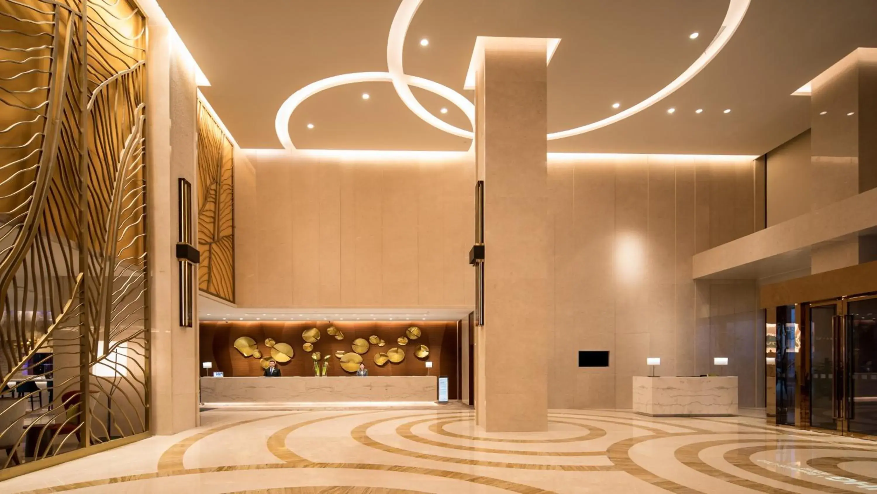 Property building in Holiday Inn Suzhou Taihu Lake by IHG Property building in Holiday Inn Suzhou Taihu Lake by IHG