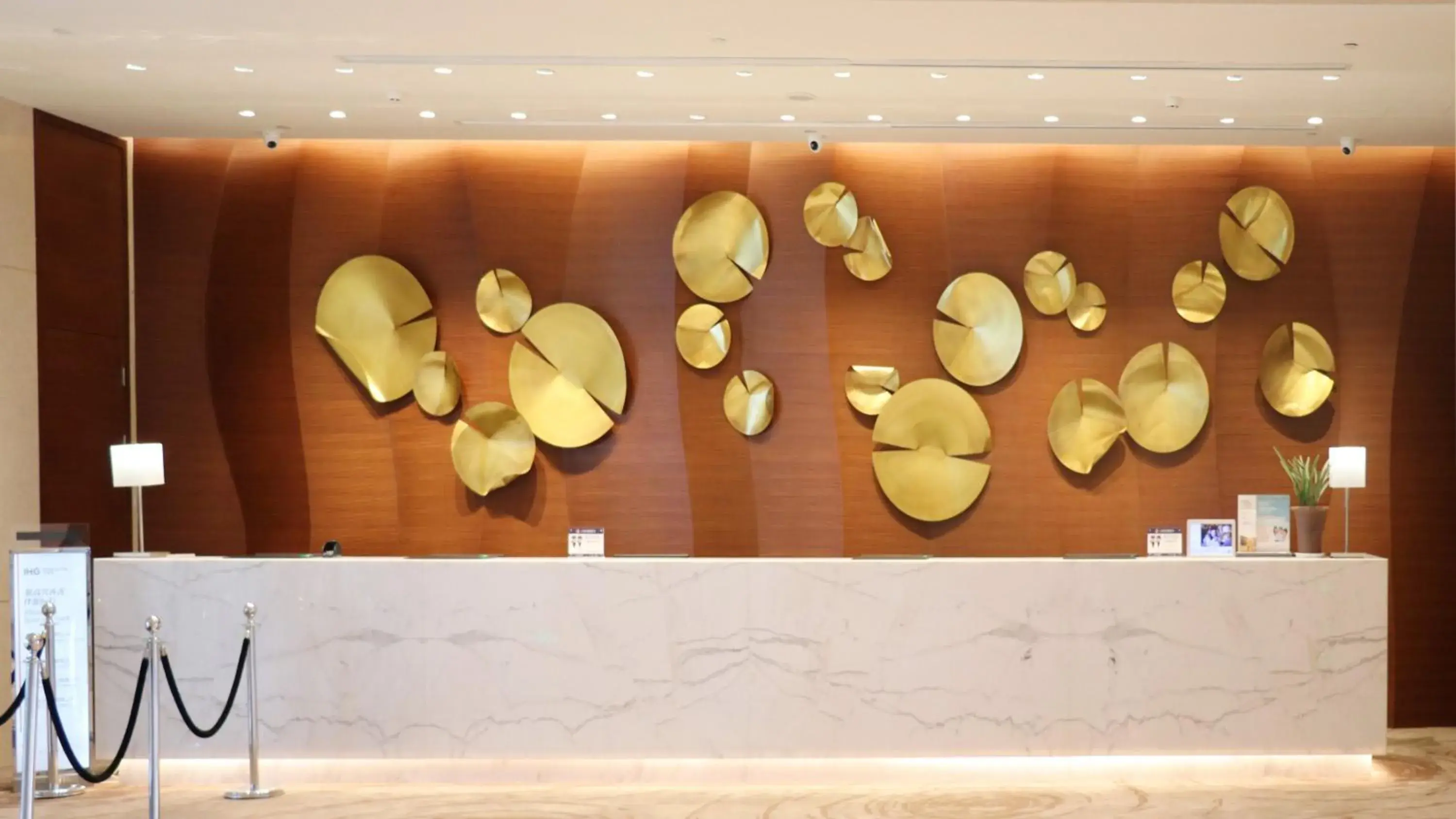 Property building in Holiday Inn Suzhou Taihu Lake by IHG Property building in Holiday Inn Suzhou Taihu Lake by IHG