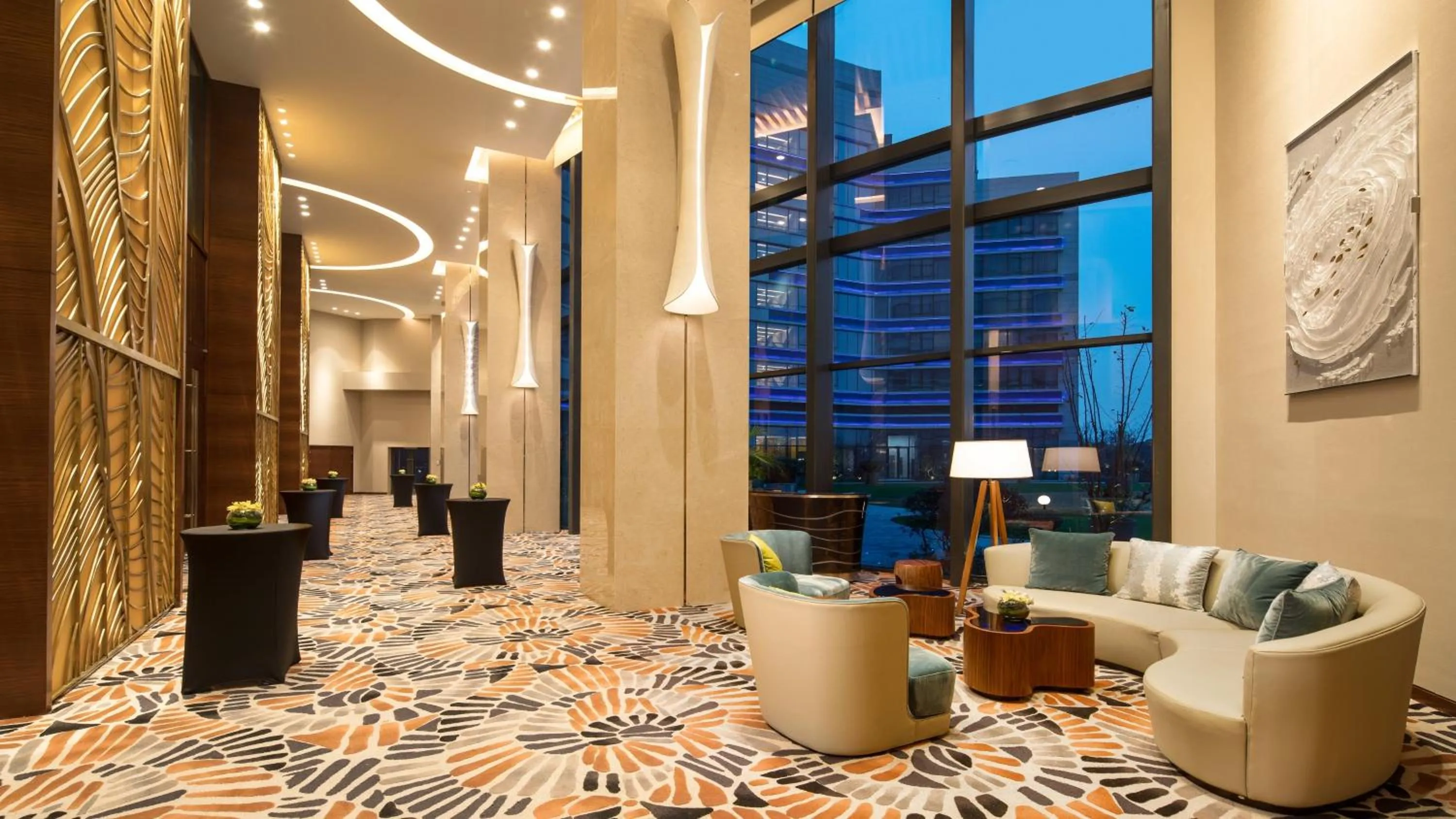 Meeting/conference room in Holiday Inn Suzhou Taihu Lake by IHG