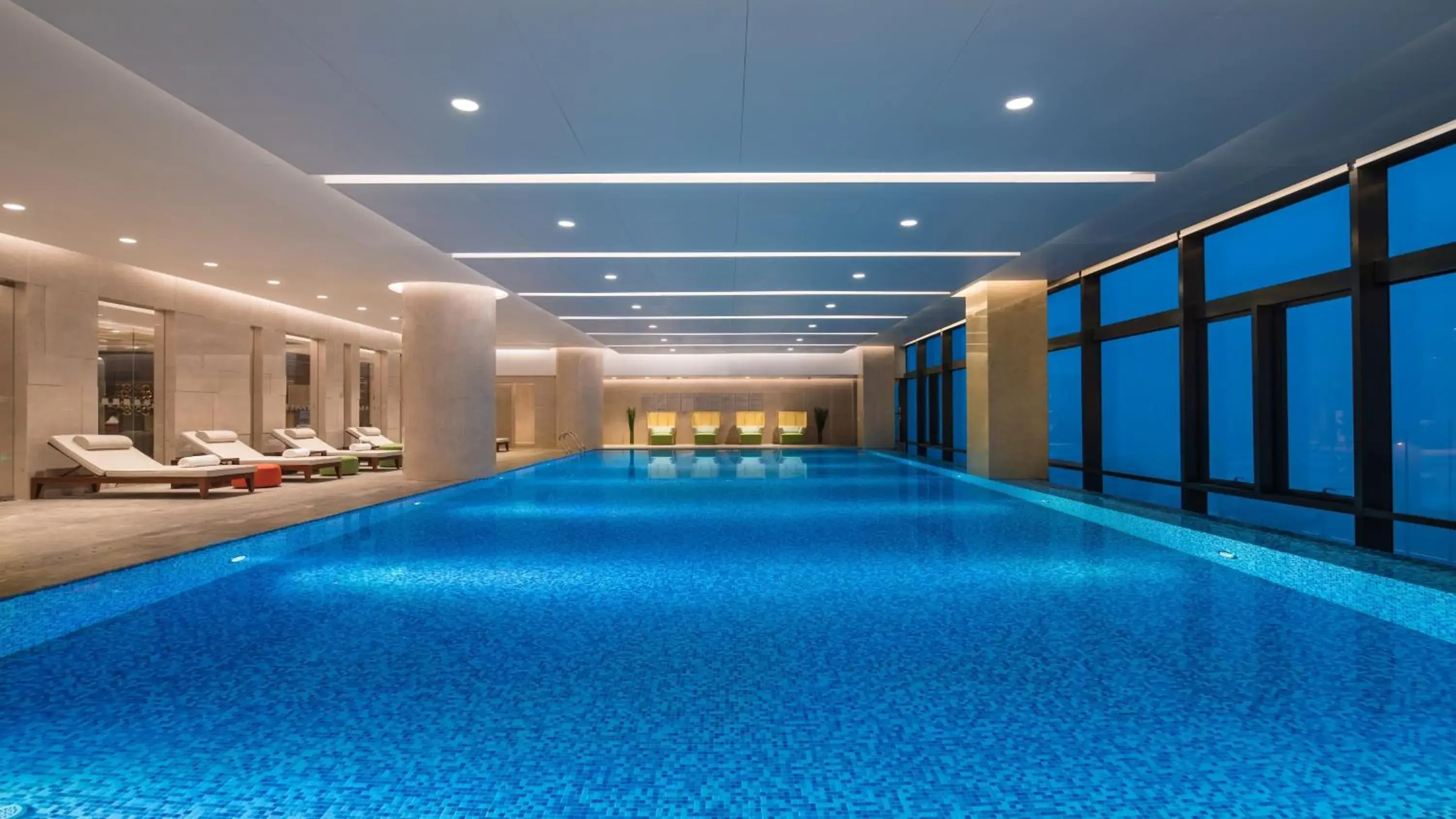 Swimming pool in Holiday Inn Suzhou Taihu Lake by IHG Swimming pool in Holiday Inn Suzhou Taihu Lake by IHG