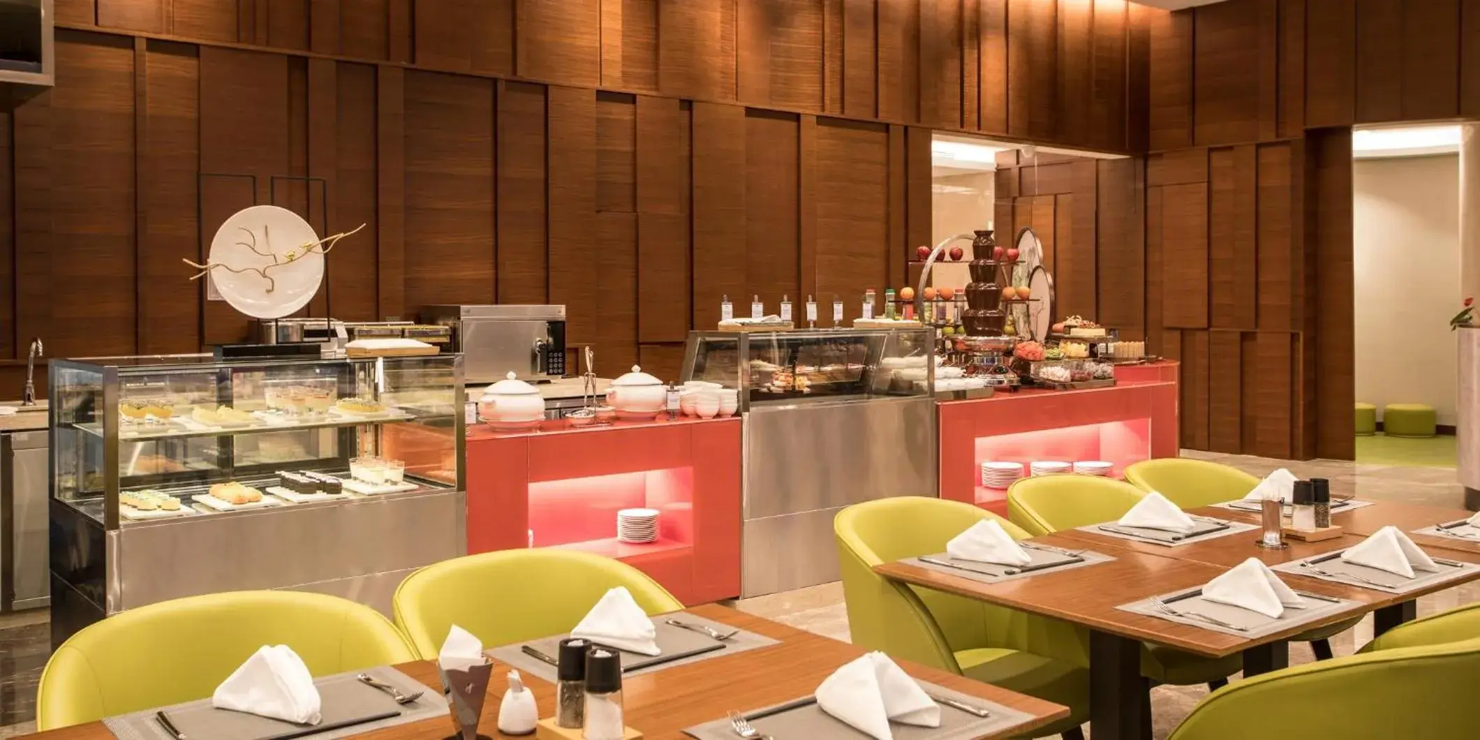 Restaurant/places to eat in Holiday Inn Suzhou Taihu Lake by IHG Restaurant/places to eat in Holiday Inn Suzhou Taihu Lake by IHG