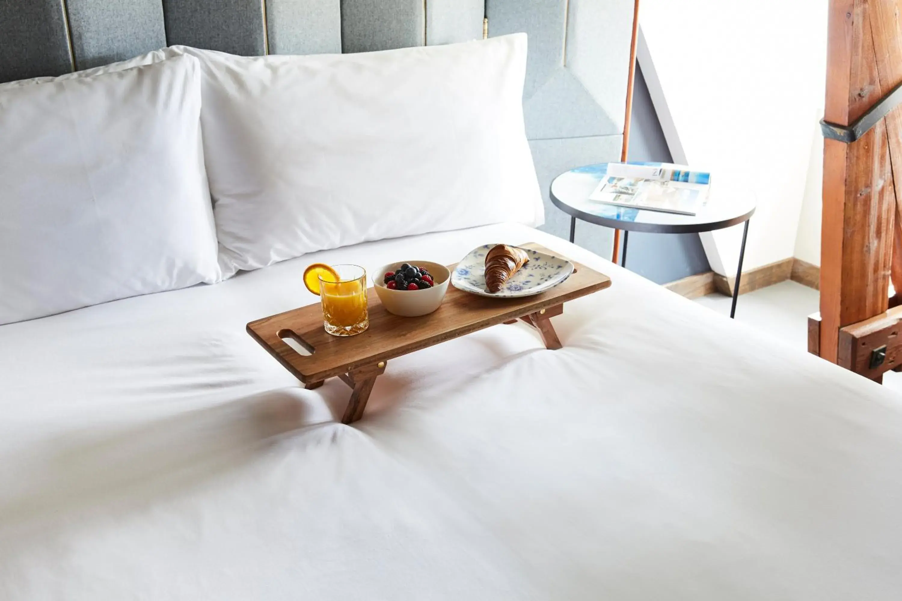 Bed in Hotel Indigo The Hague - Palace Noordeinde by IHG Bed in Hotel Indigo The Hague - Palace Noordeinde by IHG