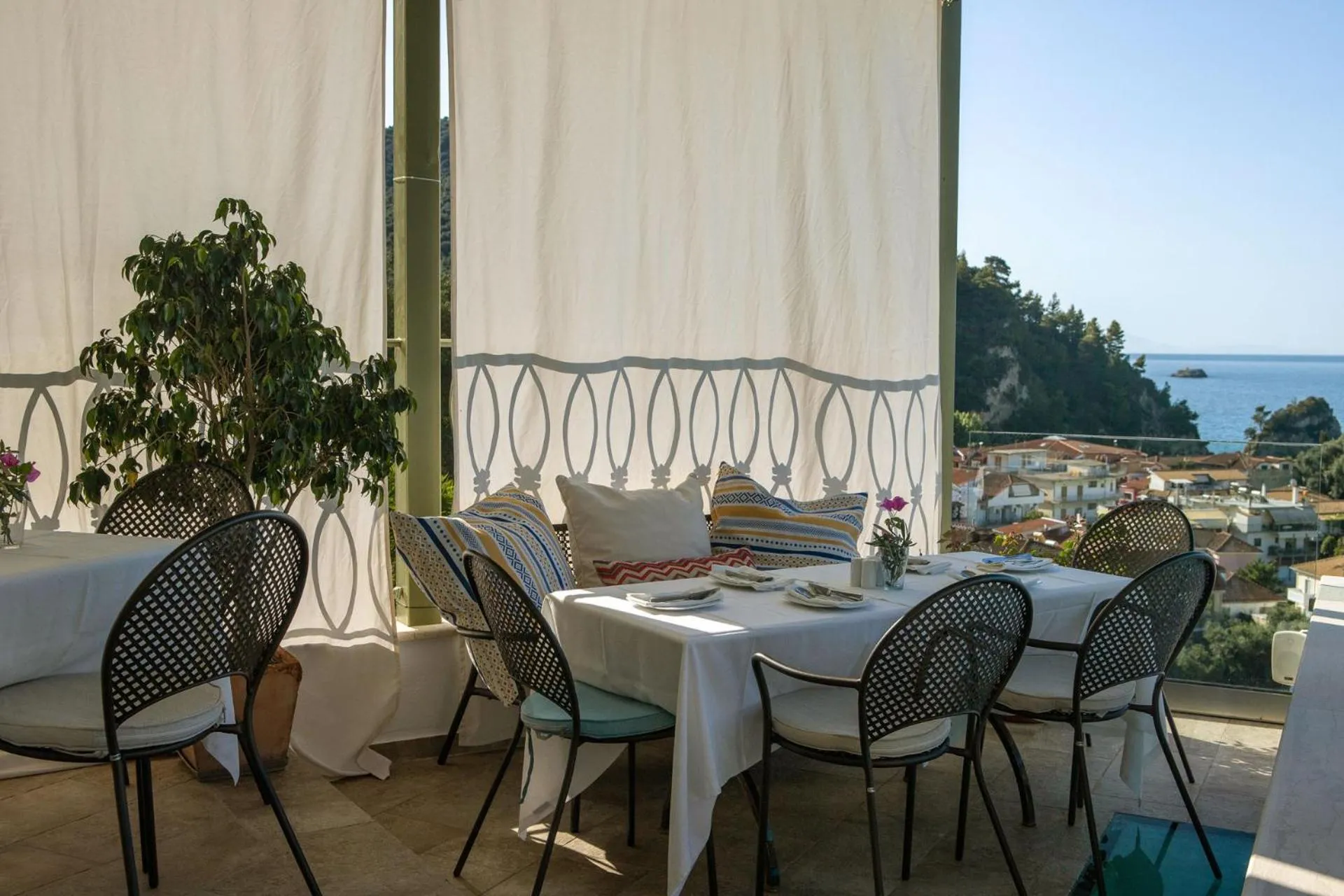 Restaurant/places to eat in Irida Parga