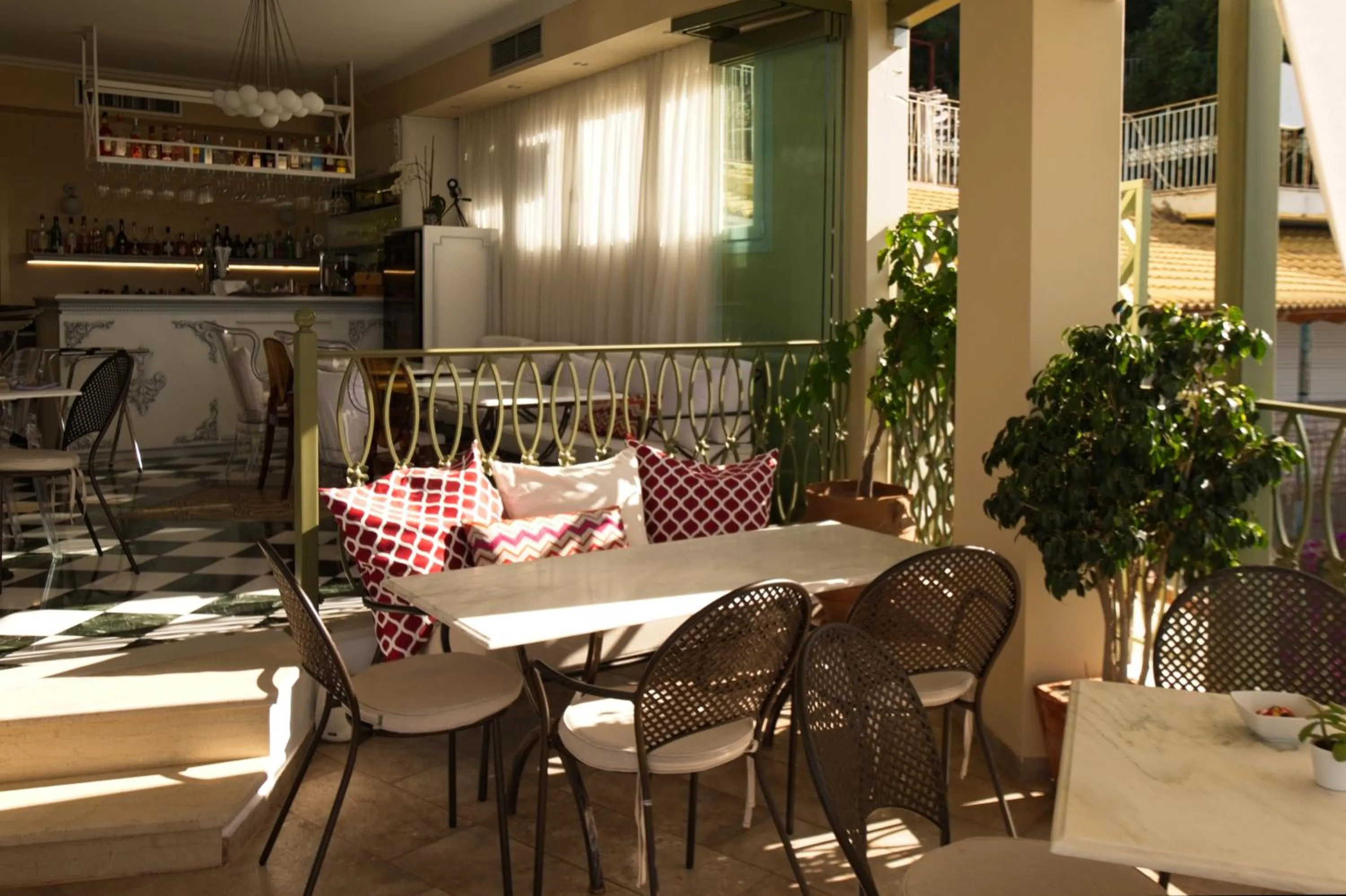 Restaurant/places to eat in Irida Parga