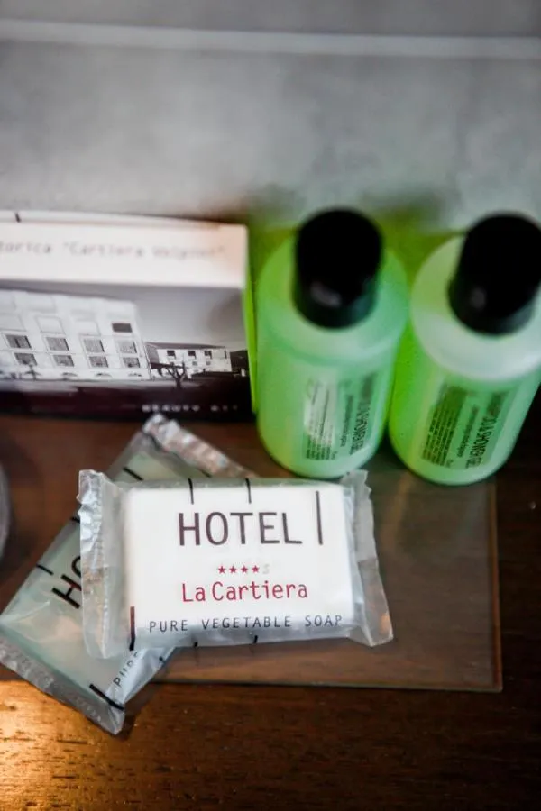 Logo/Certificate/Sign in Hotel La Cartiera