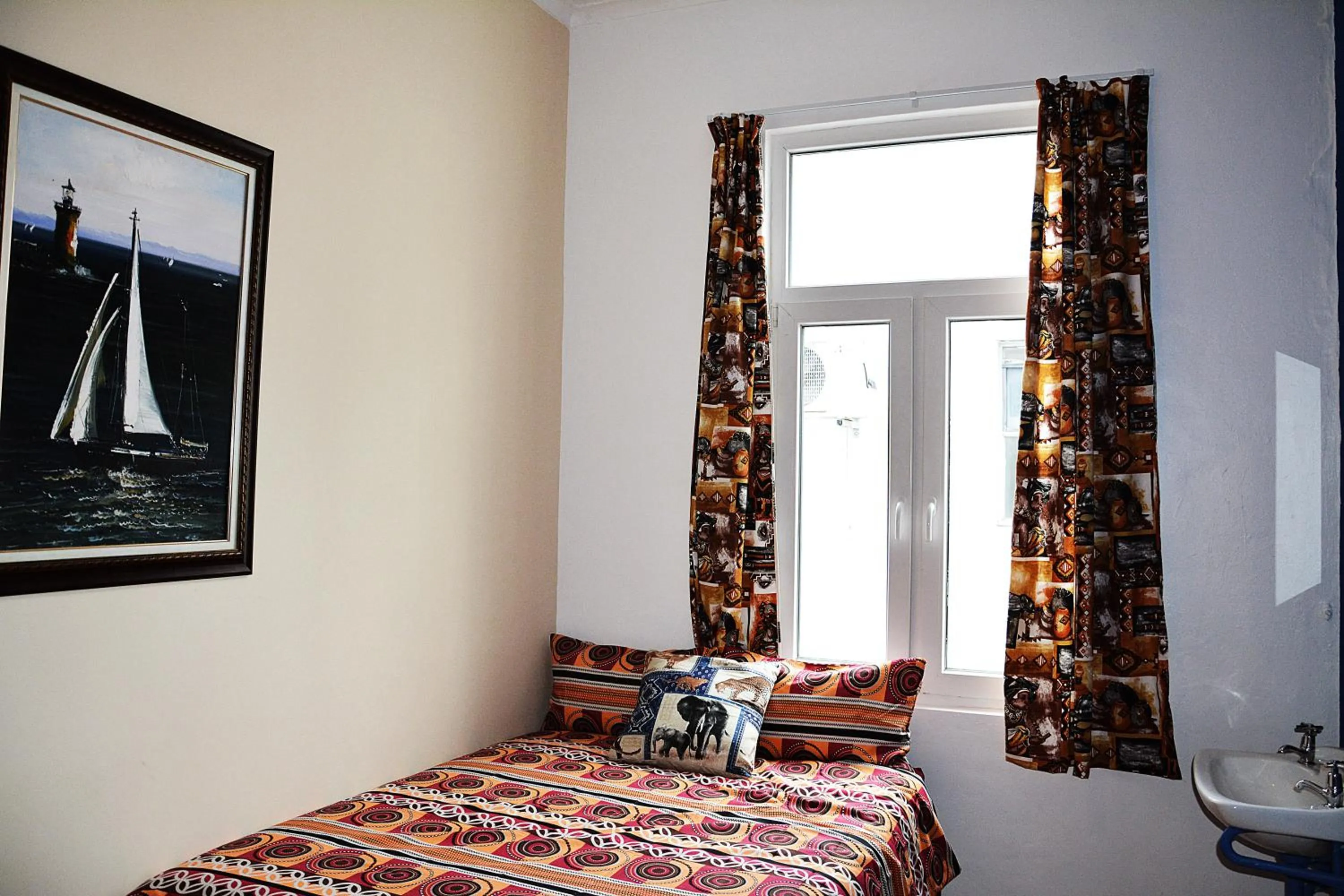 Bed in Urban Hive Backpackers