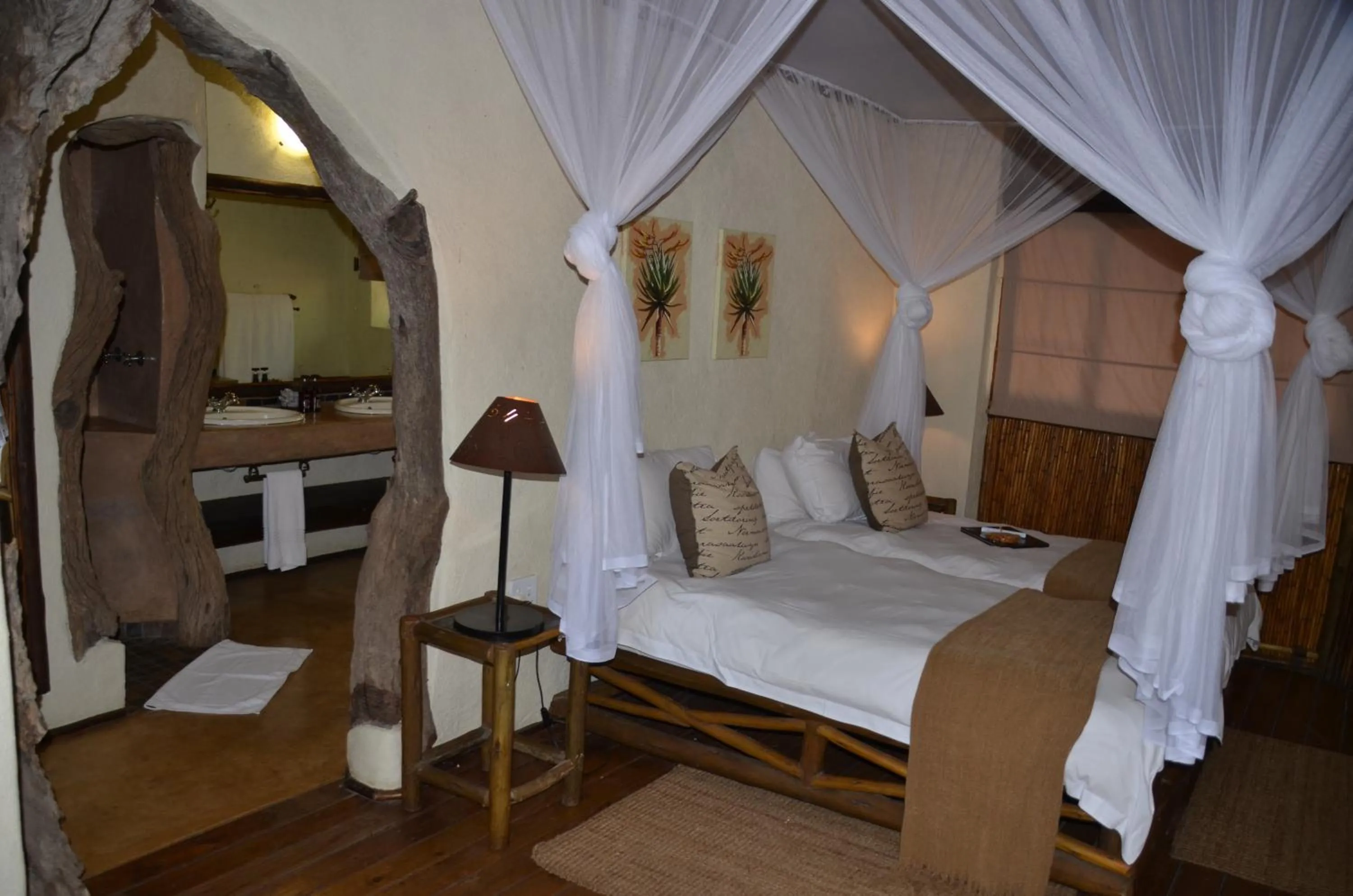 Moholoholo Forest Camp